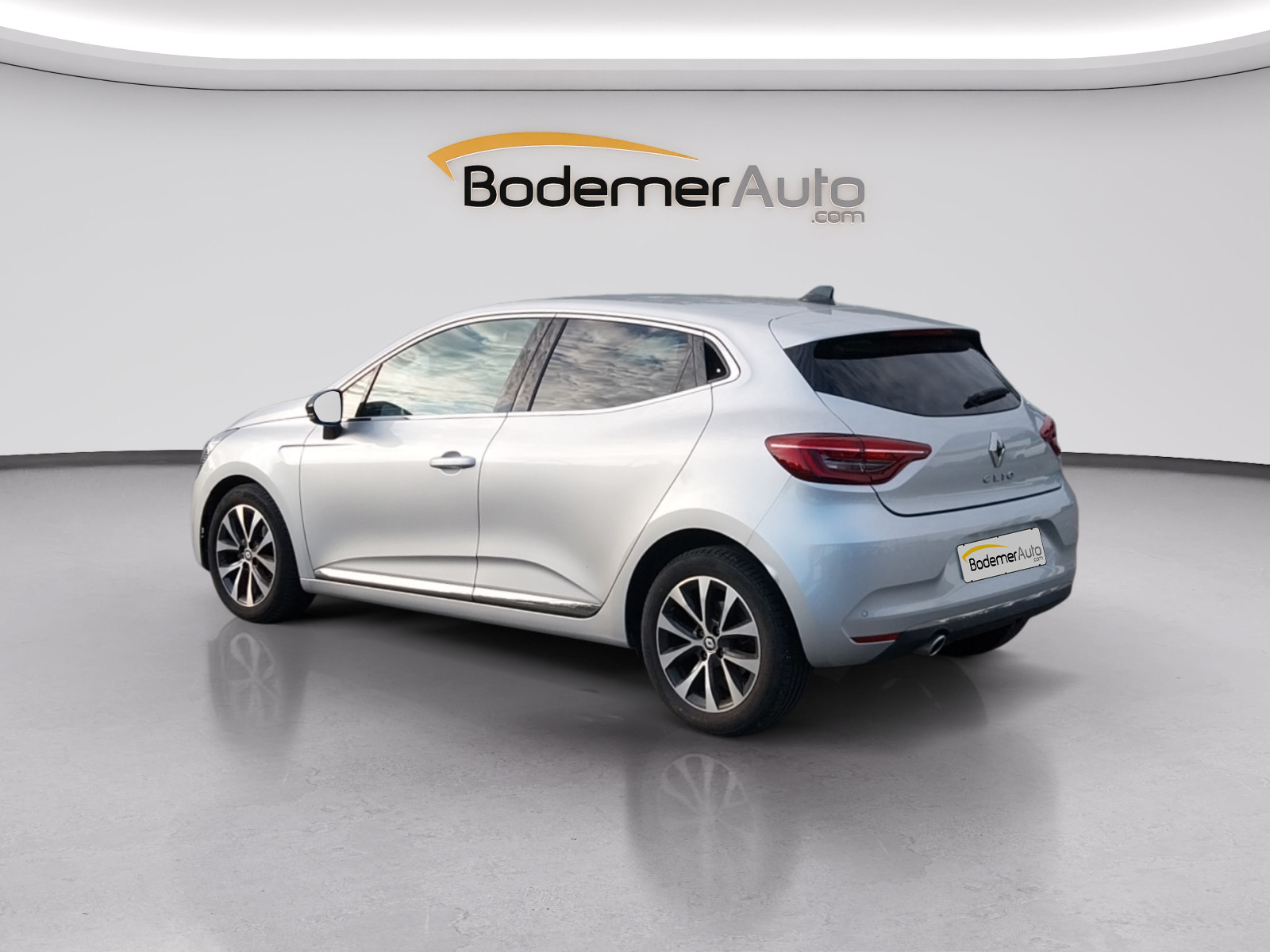 Vente en ligne Renault Clio 5 Clio TCe 90 au prix de 15 490 €