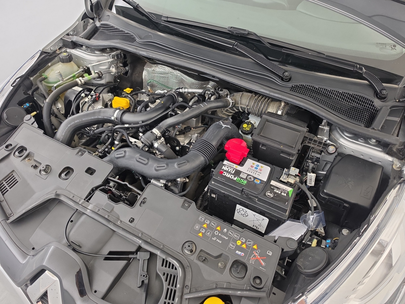Vente en ligne Renault Clio 4 Clio TCe 75 E6C au prix de 10 590 €
