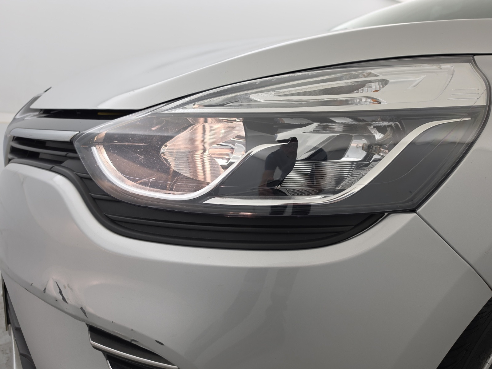 Vente en ligne Renault Clio 4 Clio TCe 75 E6C au prix de 10 590 €