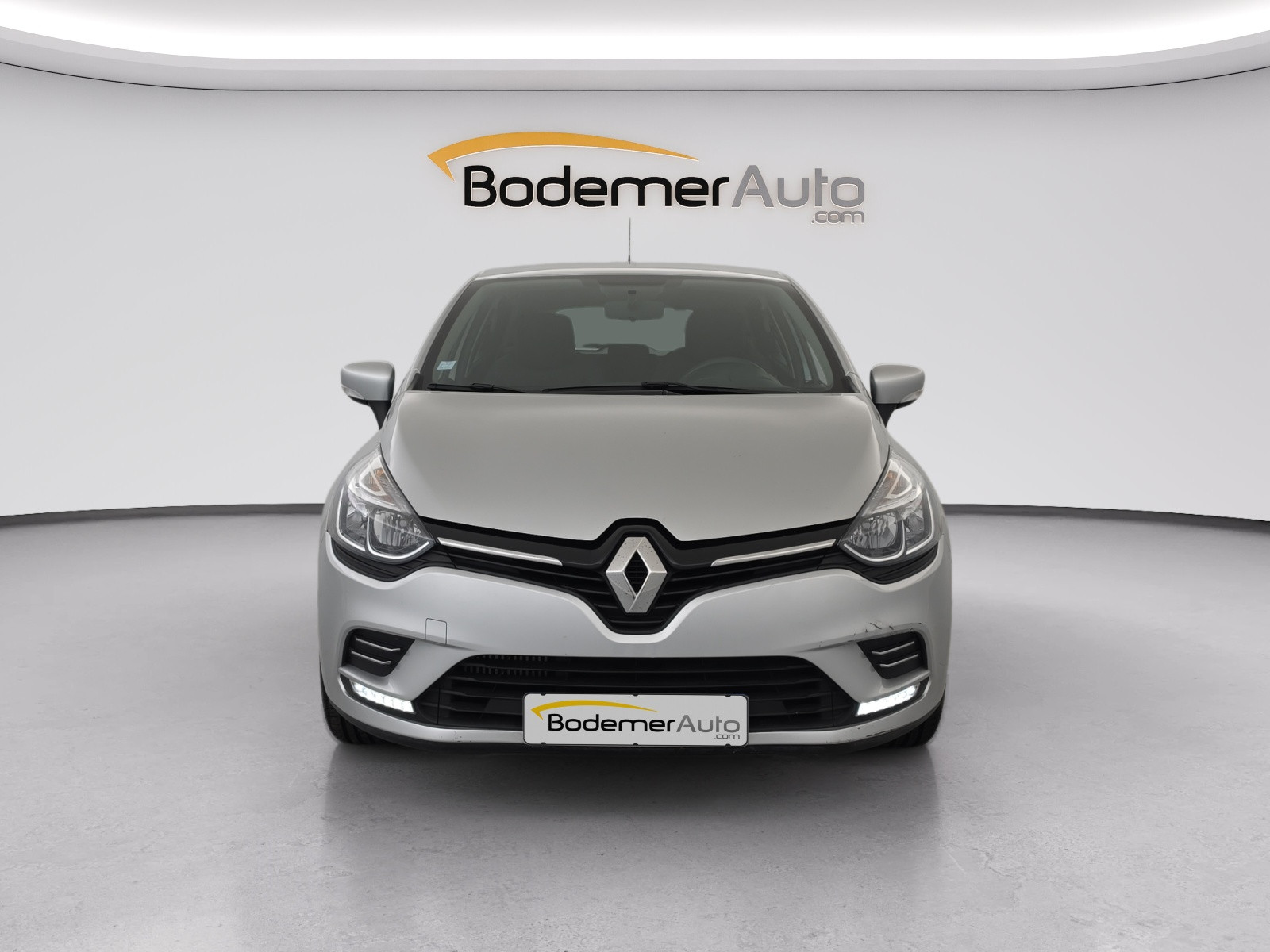 Vente en ligne Renault Clio 4 Clio TCe 75 E6C au prix de 10 590 €