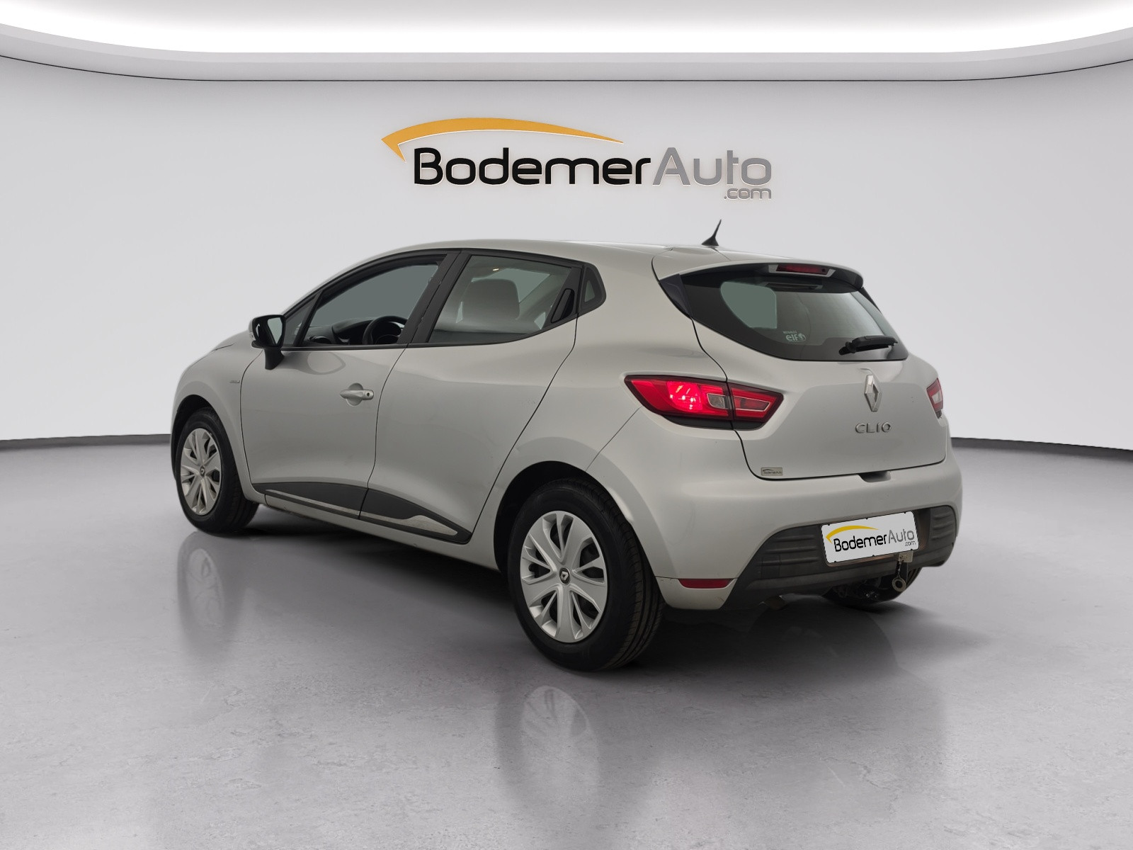 Vente en ligne Renault Clio 4 Clio TCe 75 E6C au prix de 10 590 €