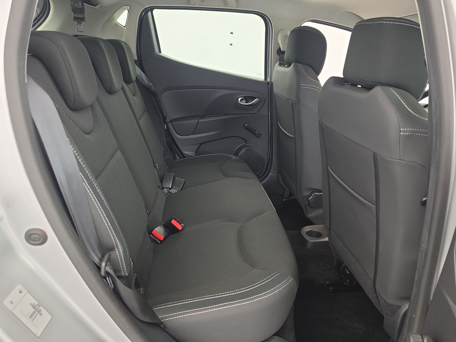Vente en ligne Renault Clio 4 Clio TCe 75 E6C au prix de 10 590 €