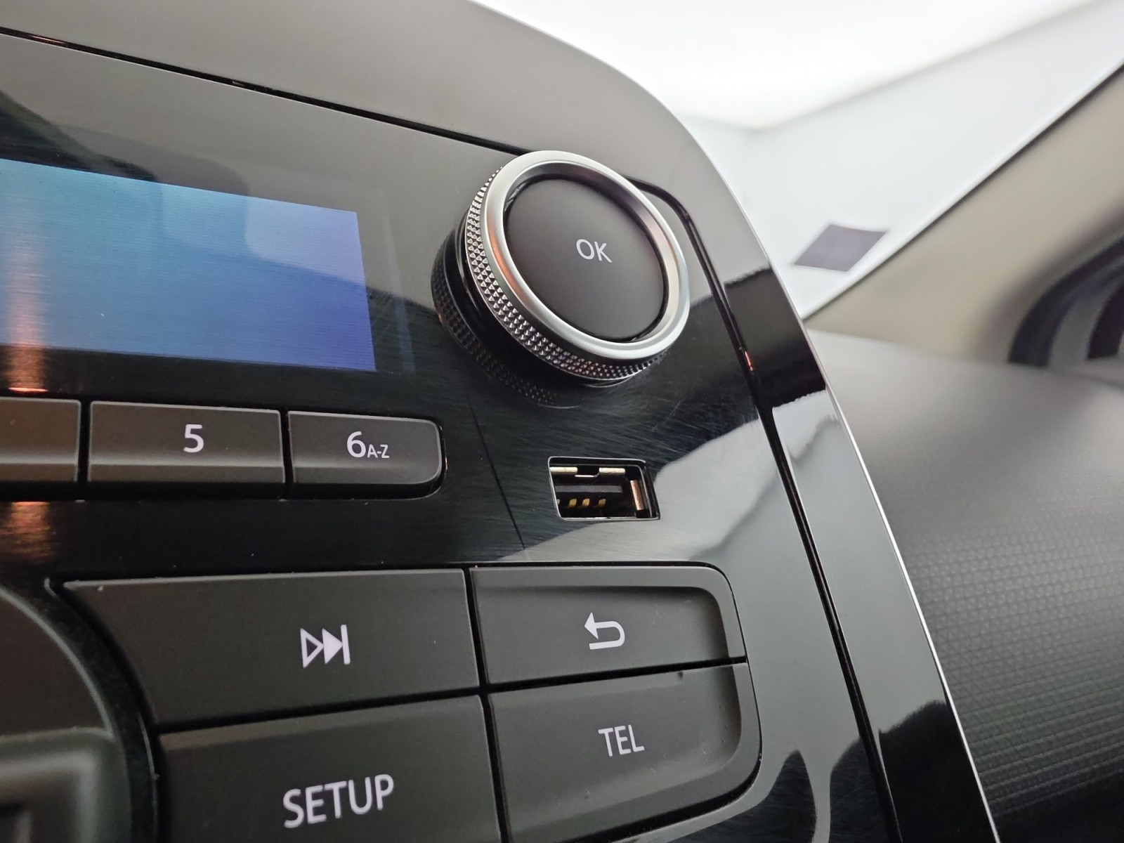 Vente en ligne Renault Clio 4 Clio TCe 75 E6C au prix de 10 590 €