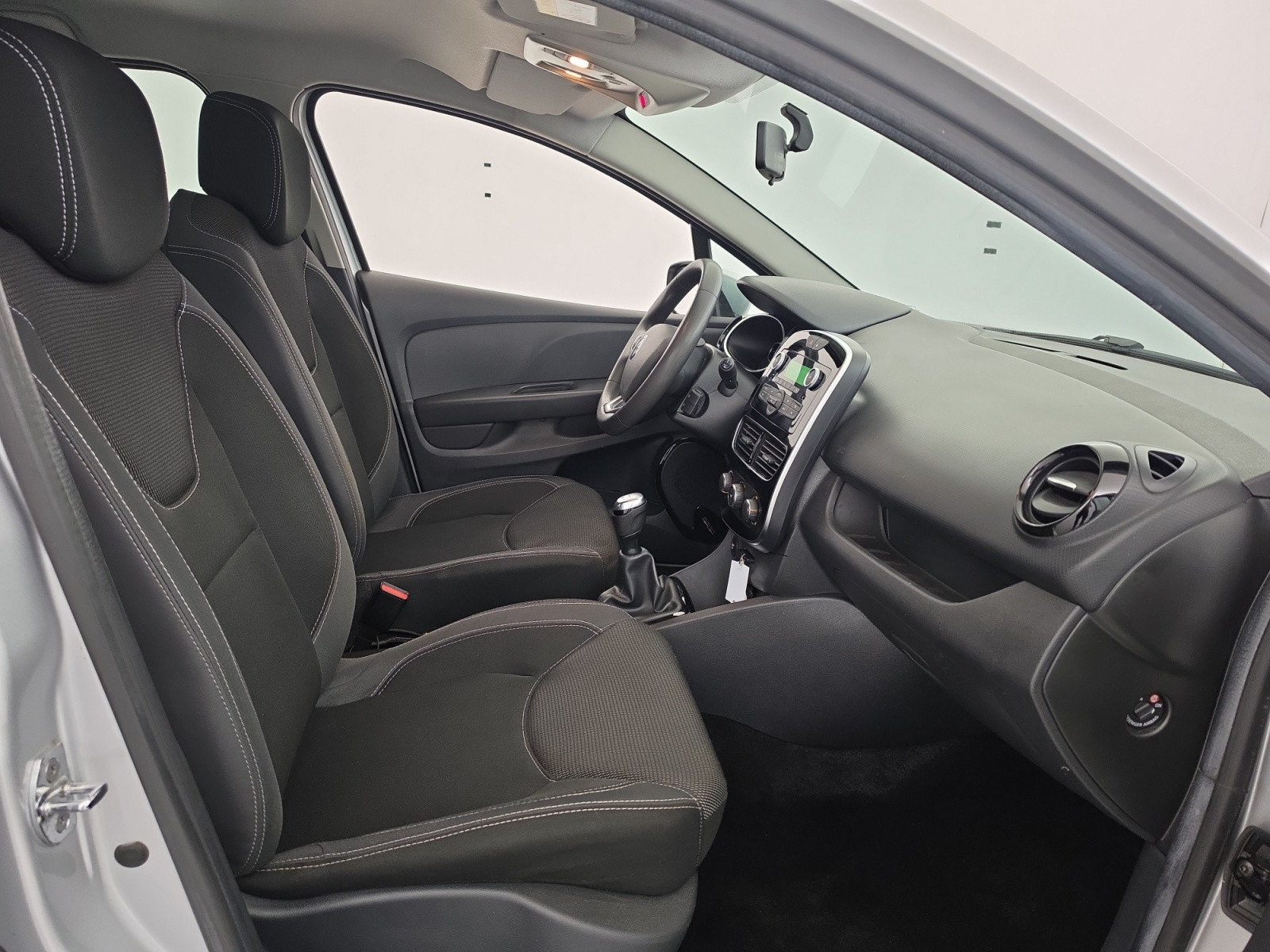 Vente en ligne Renault Clio 4 Clio TCe 75 E6C au prix de 10 590 €