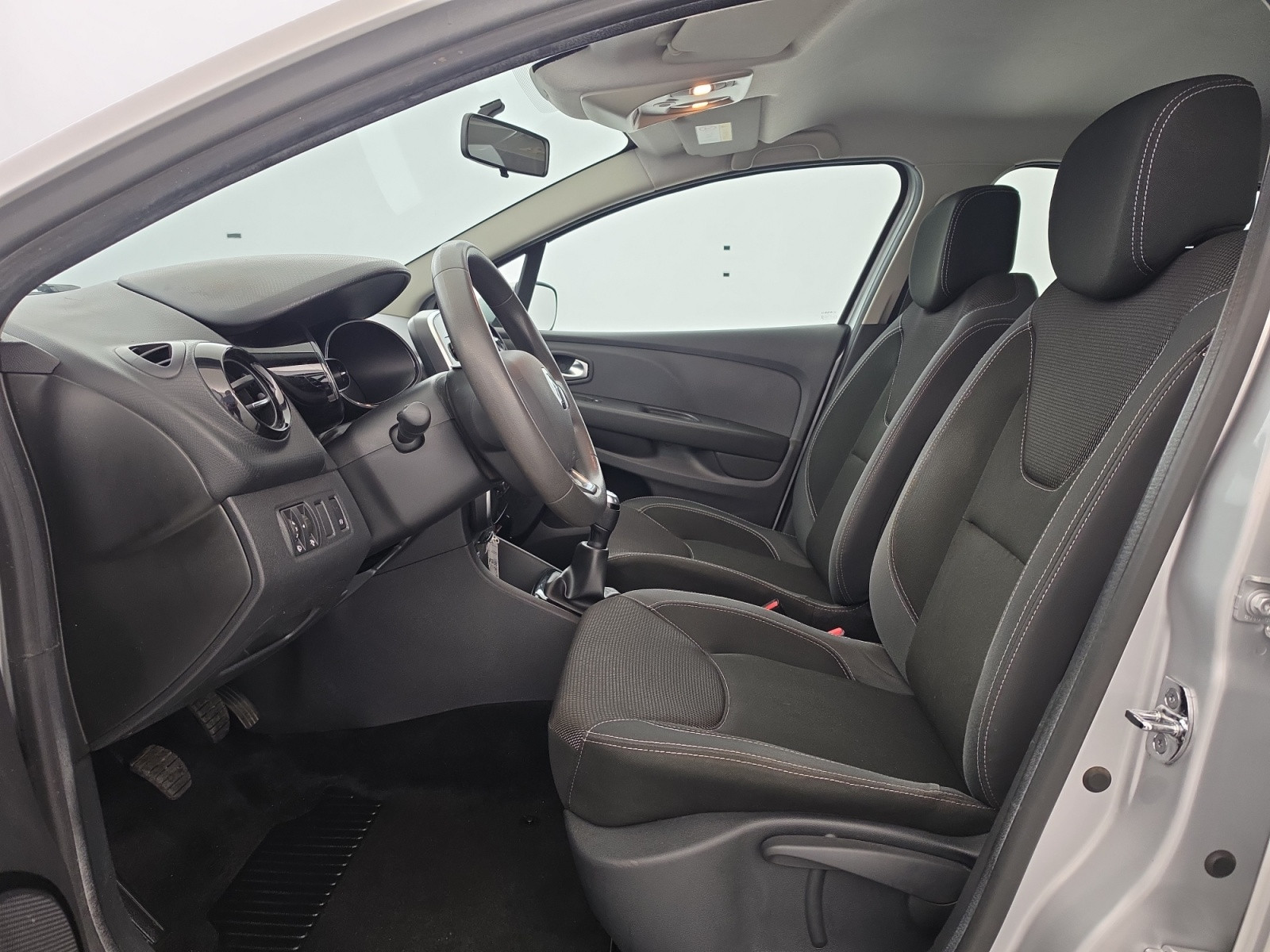 Vente en ligne Renault Clio 4 Clio TCe 75 E6C au prix de 10 590 €
