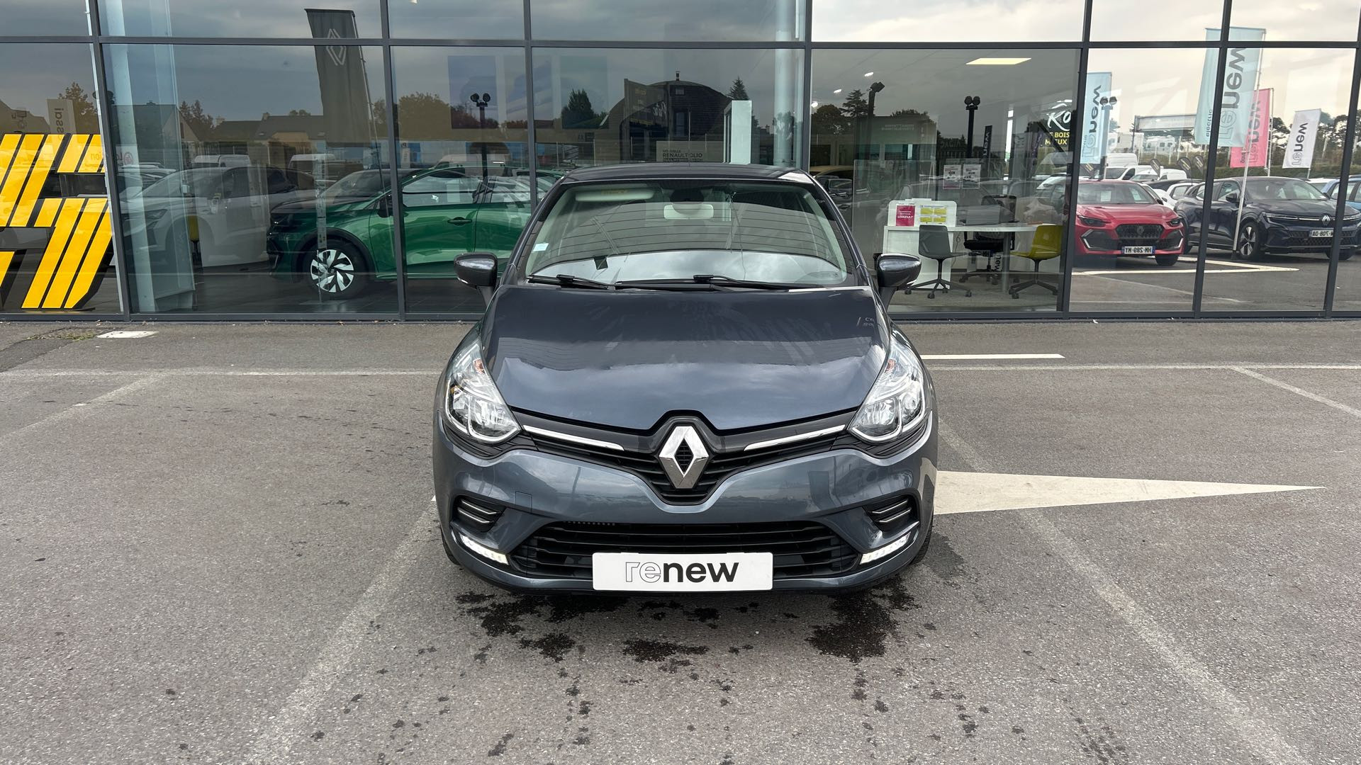 Vente en ligne Renault Clio 4 Clio TCe 90 - 19 au prix de 10 990 €
