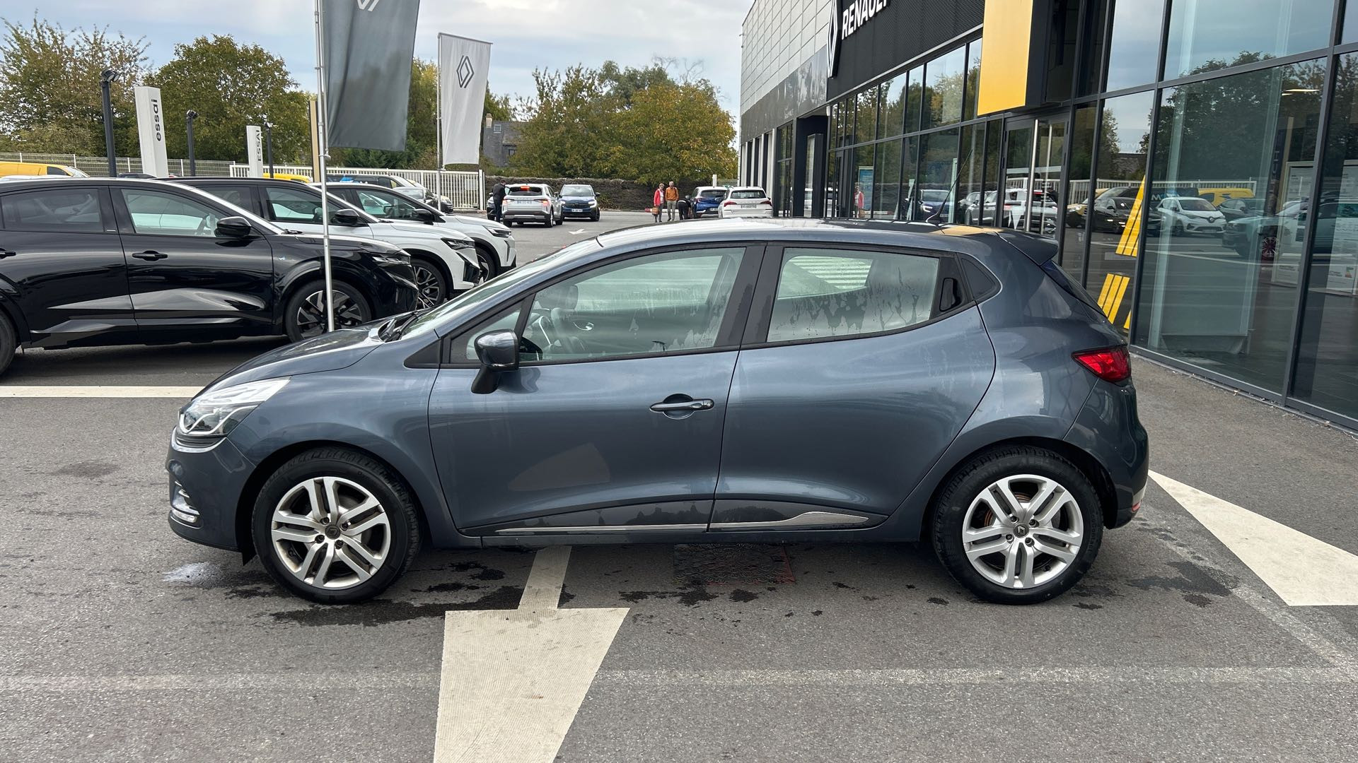 Vente en ligne Renault Clio 4 Clio TCe 90 - 19 au prix de 10 990 €
