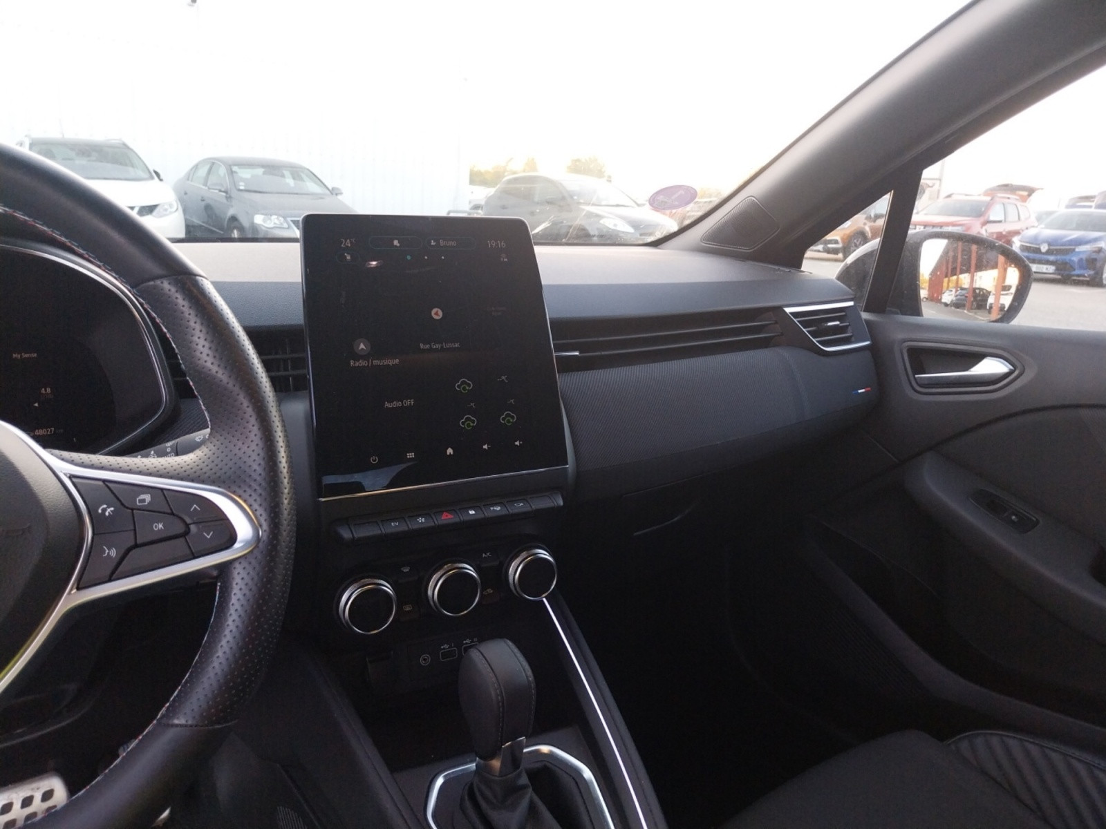 Vente en ligne Renault Clio 5 Clio E-Tech full hybrid 145 au prix de 19 490 €
