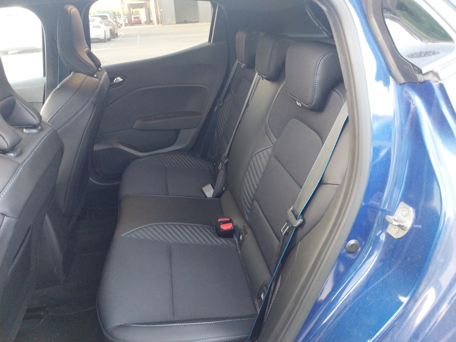 Vente en ligne Renault Clio 5 Clio E-Tech full hybrid 145 au prix de 19 490 €