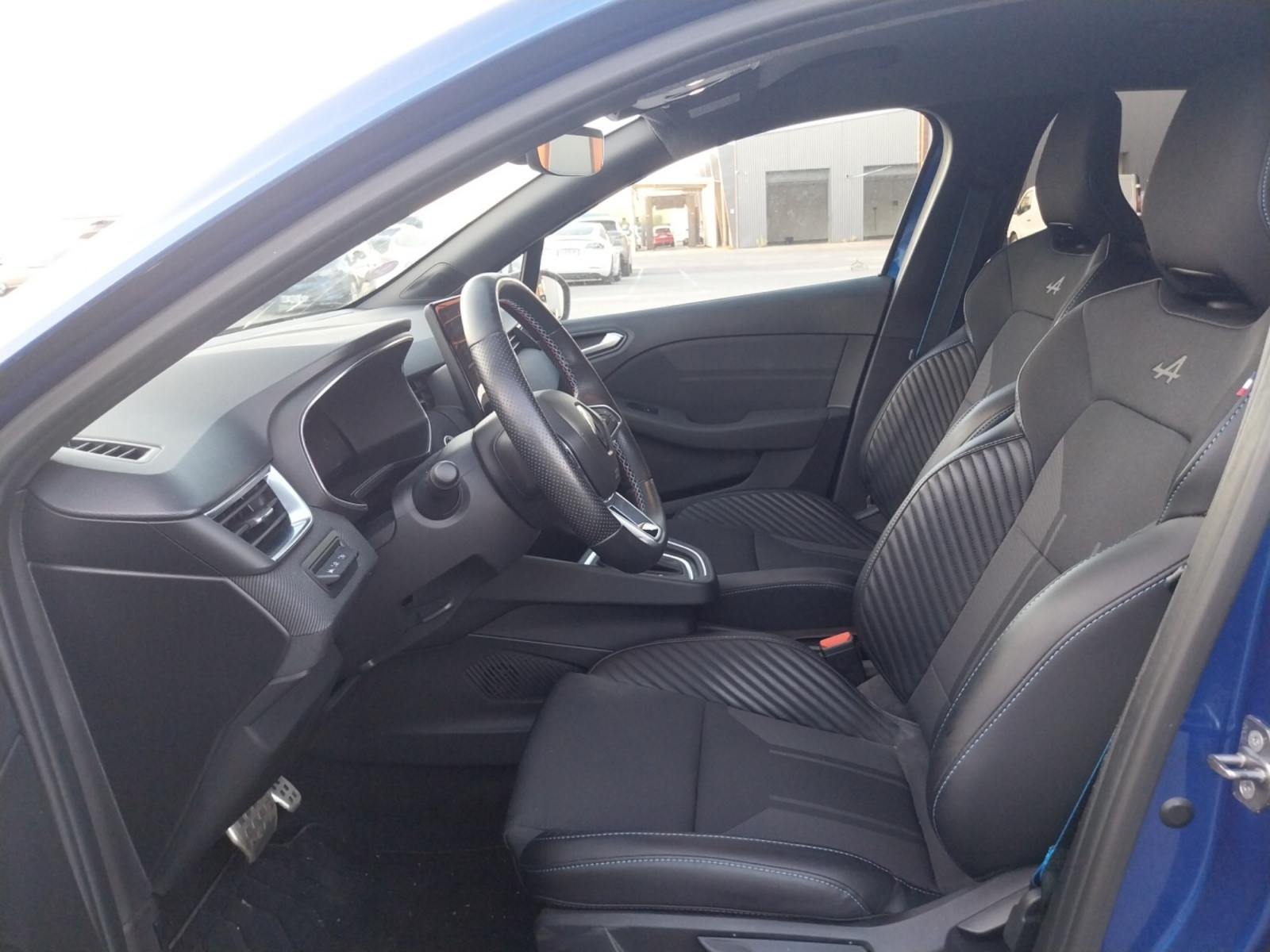 Vente en ligne Renault Clio 5 Clio E-Tech full hybrid 145 au prix de 19 490 €