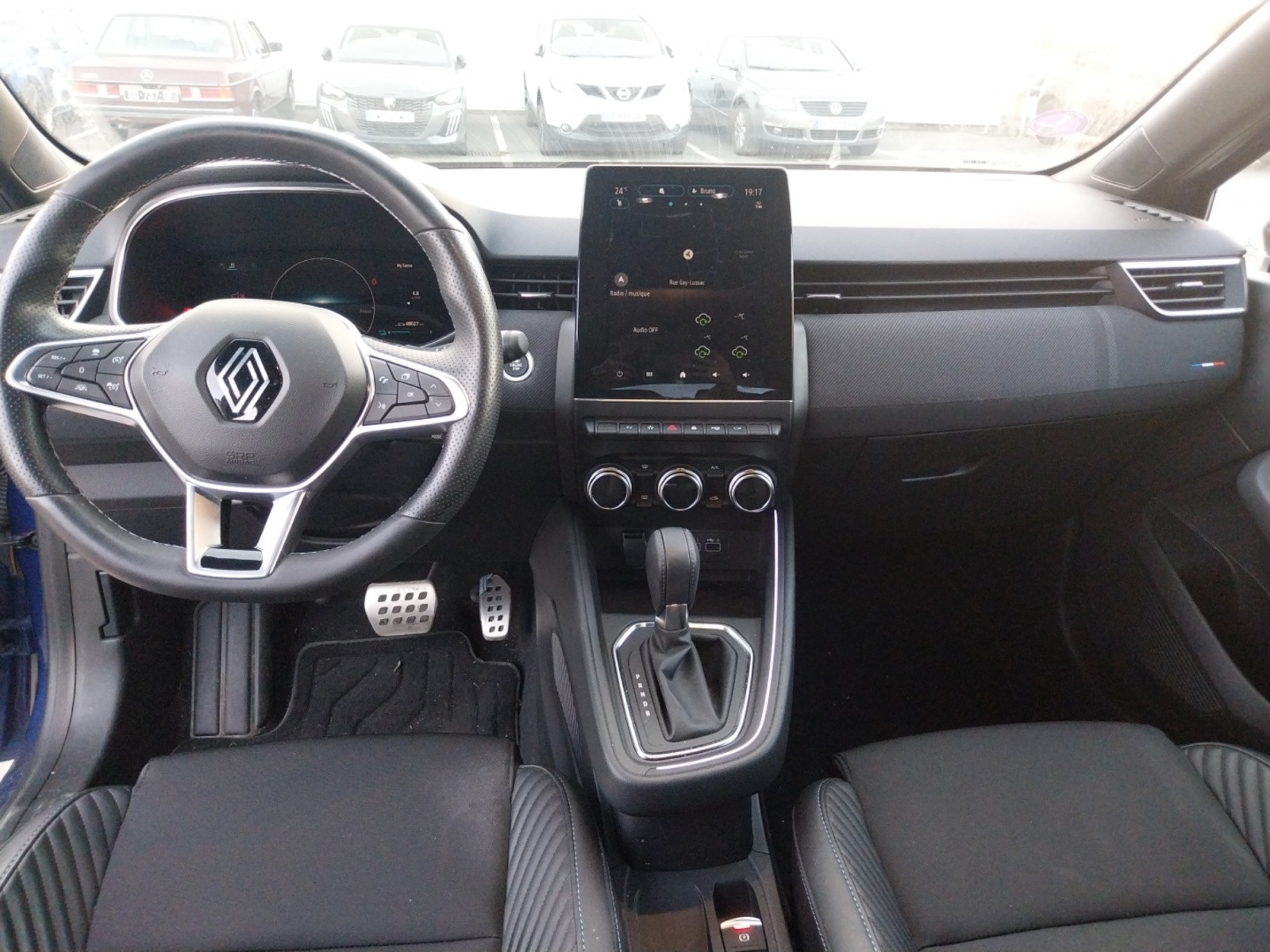 Vente en ligne Renault Clio 5 Clio E-Tech full hybrid 145 au prix de 19 490 €