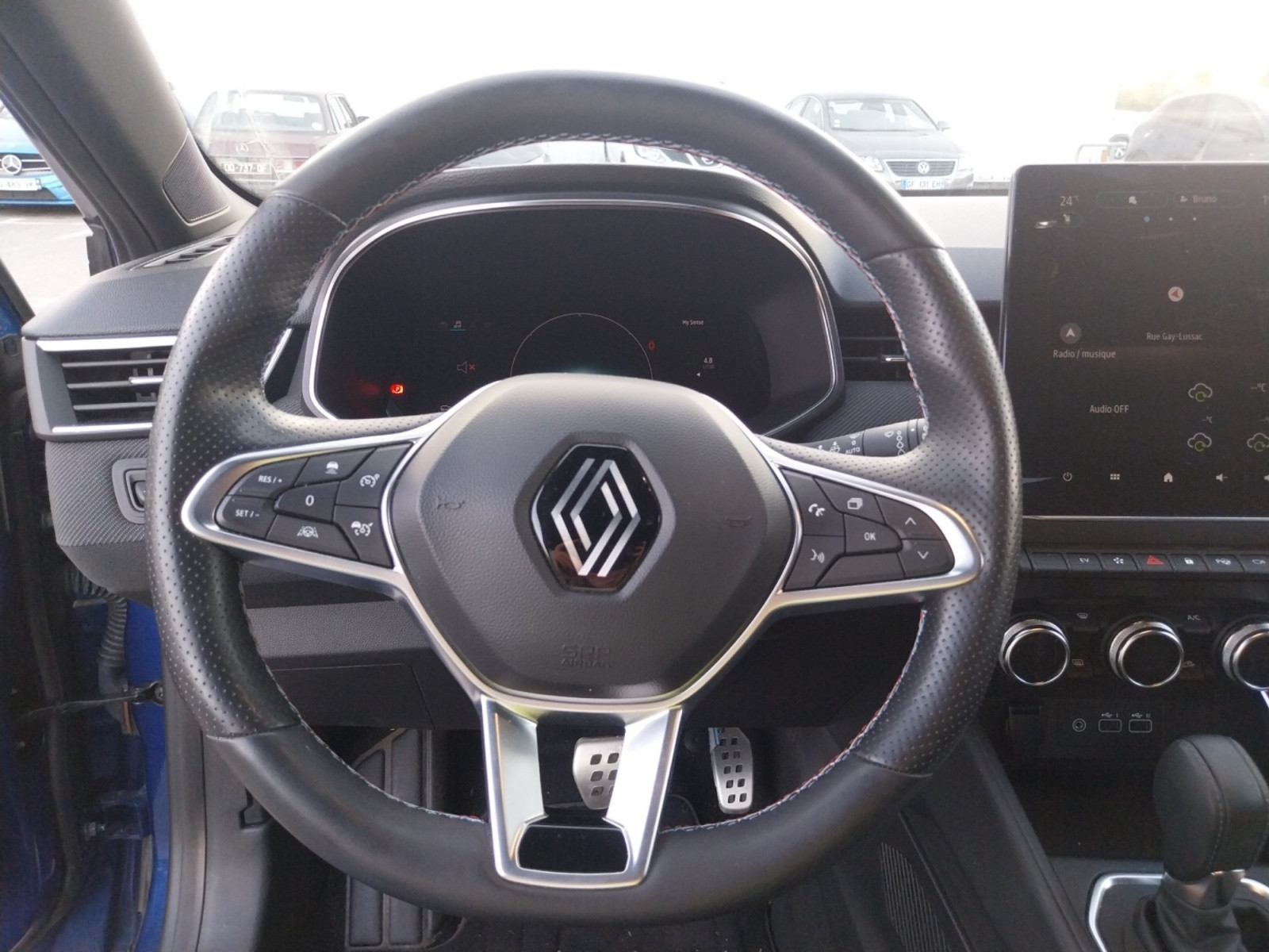 Vente en ligne Renault Clio 5 Clio E-Tech full hybrid 145 au prix de 19 490 €