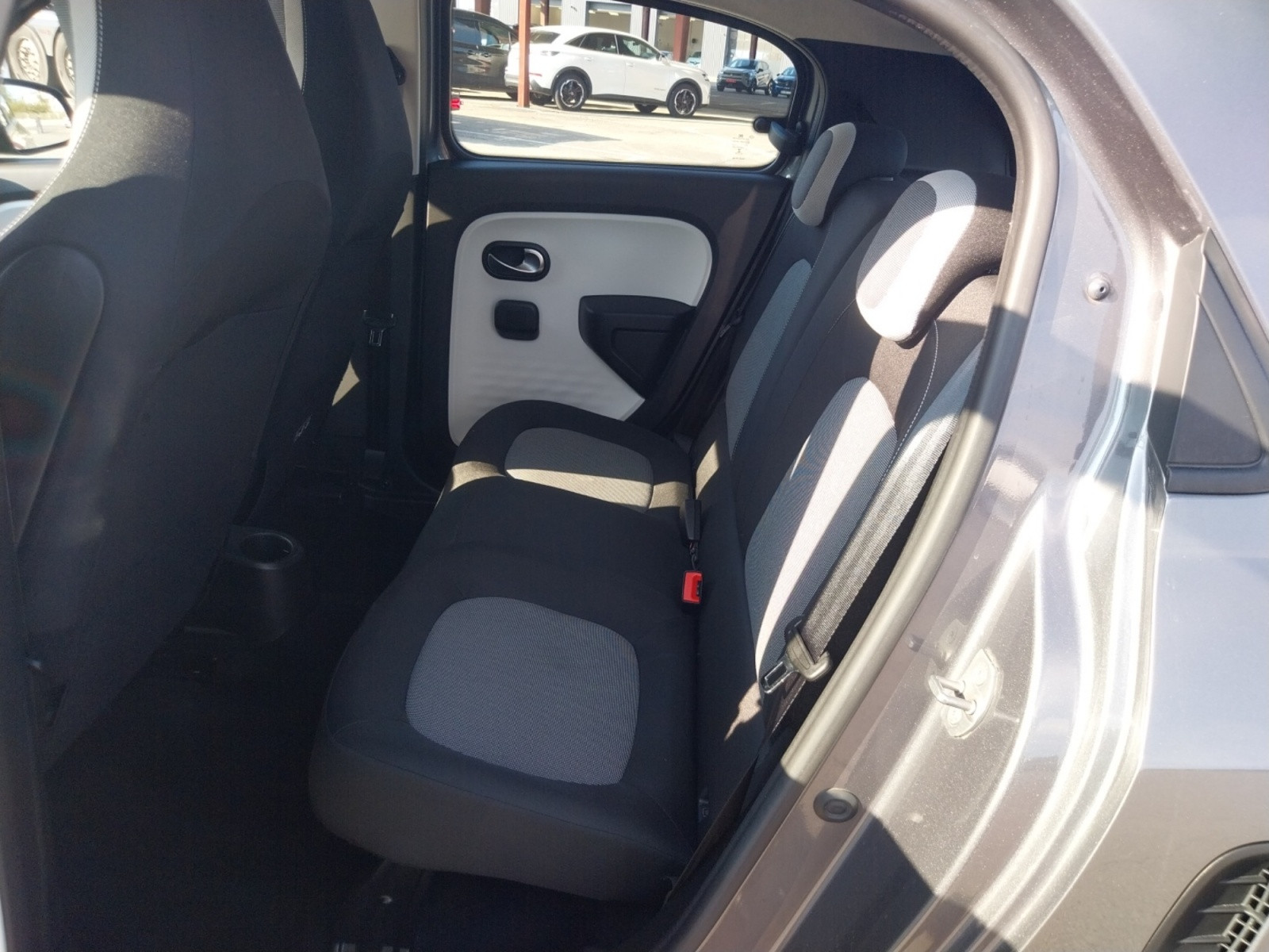 Vente en ligne Renault Twingo 3  SCe 65 - 21 au prix de 10 990 €