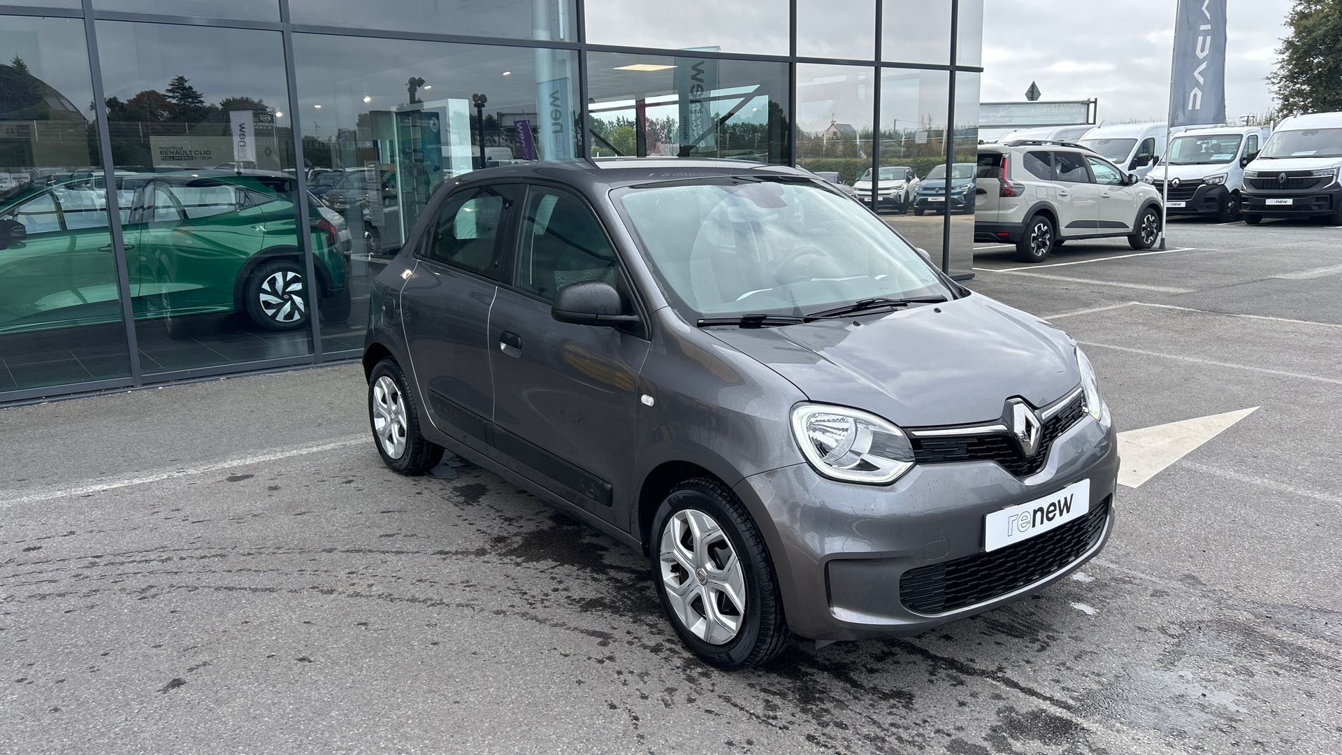 Vente en ligne Renault Twingo Electrique Twingo III E-Tech au prix de 12 990 €