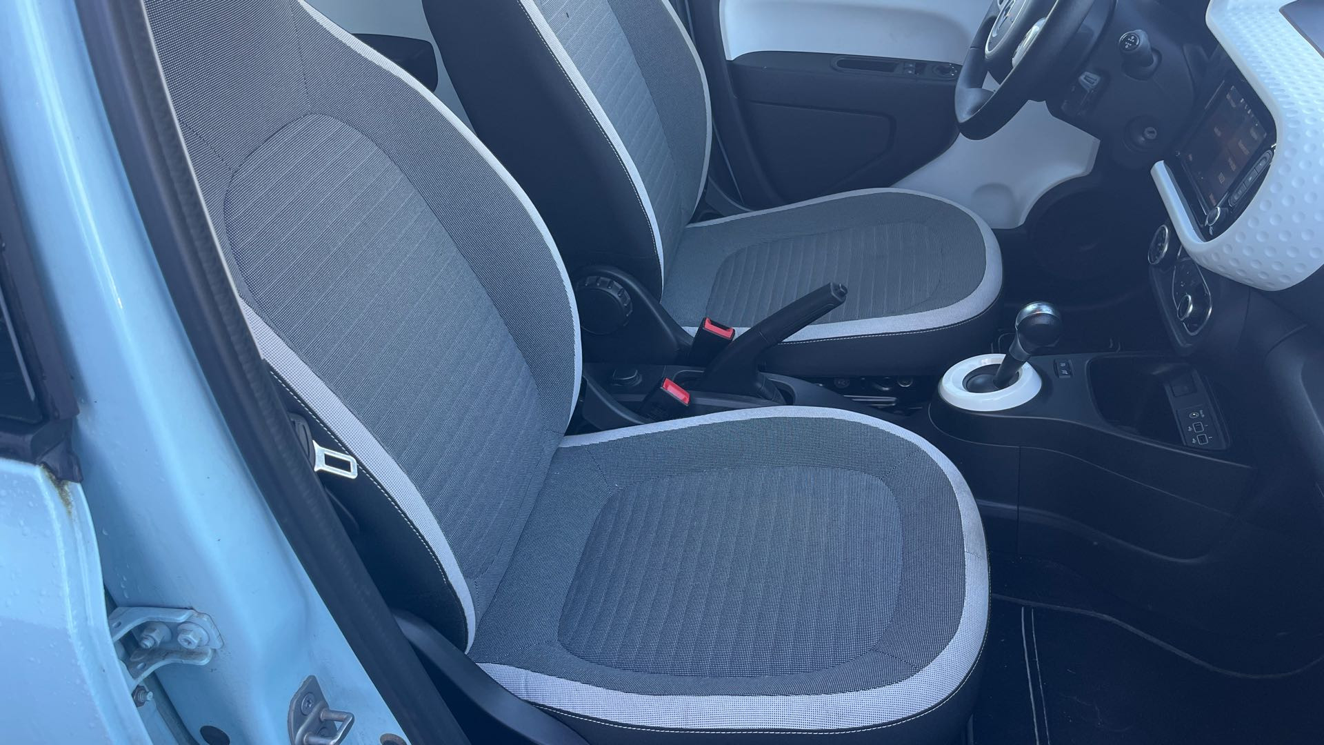 Vente en ligne Renault Twingo Electrique Twingo III E-Tech au prix de 13 490 €