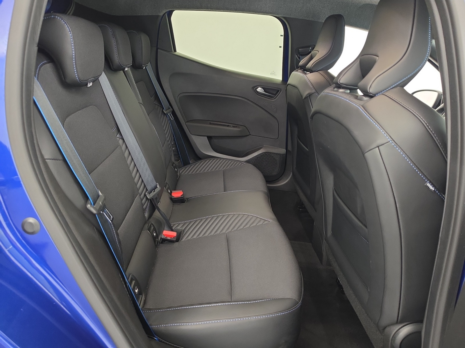 Vente en ligne Renault Clio 5 Clio E-Tech full hybrid 145 au prix de 19 490 €