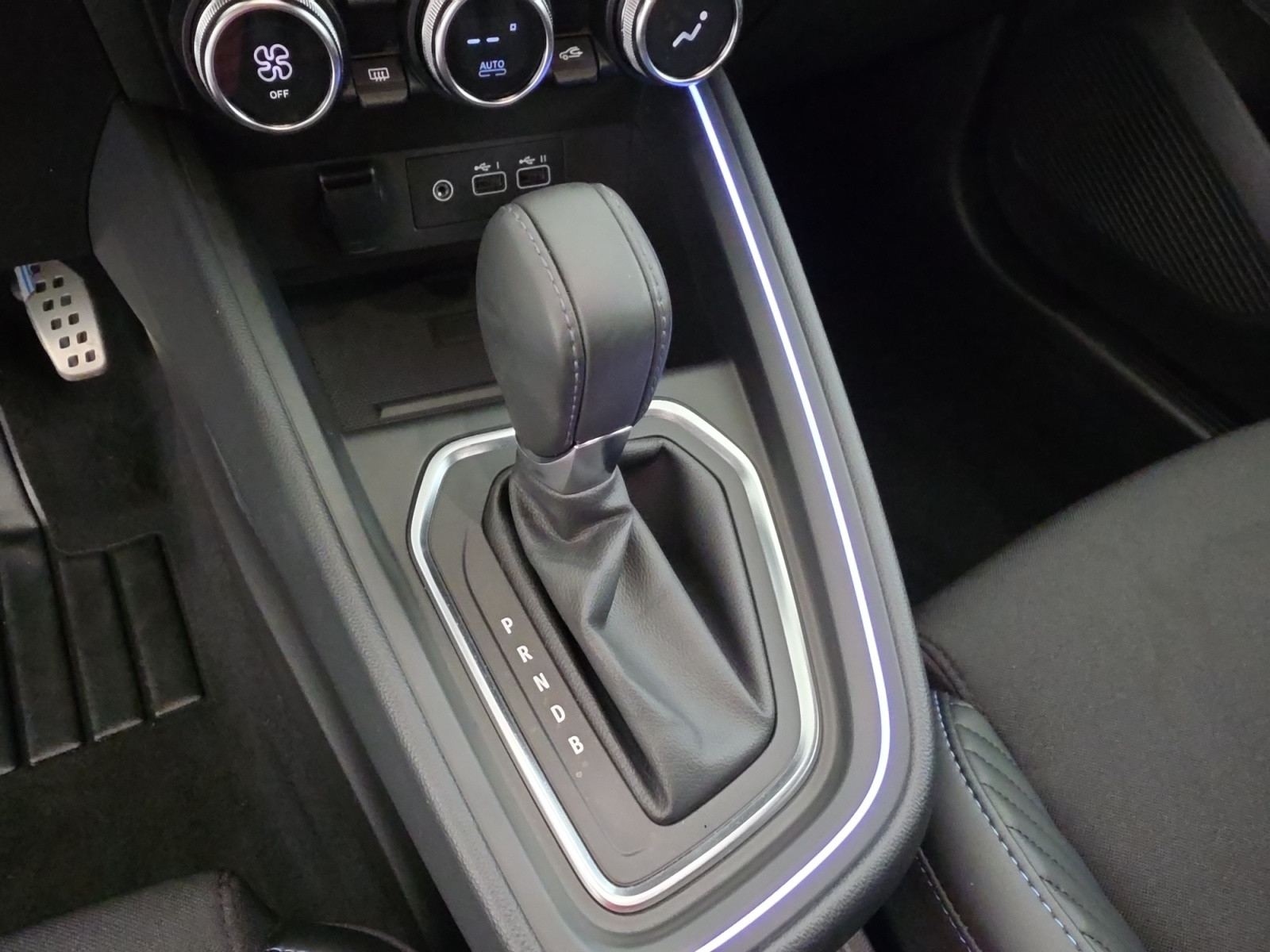 Vente en ligne Renault Clio 5 Clio E-Tech full hybrid 145 au prix de 19 490 €