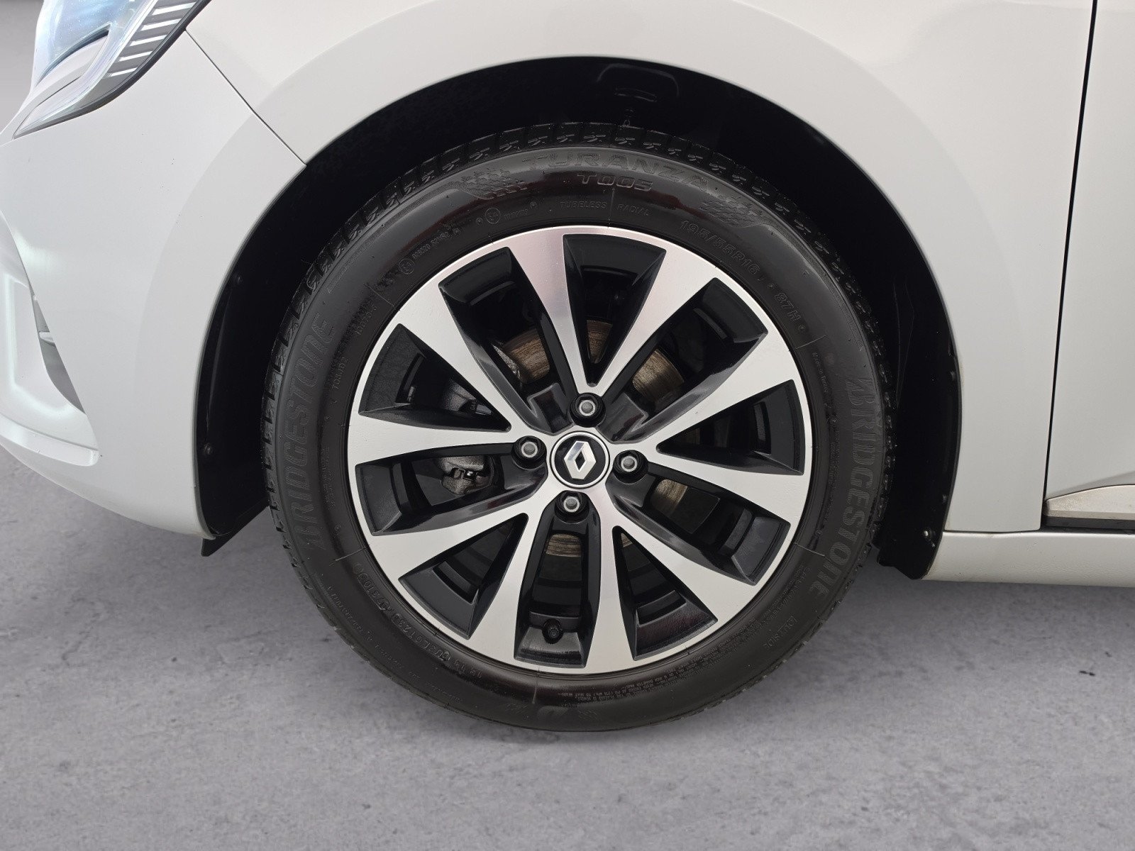 Vente en ligne Renault Clio 5 Clio TCe 90 au prix de 15 490 €