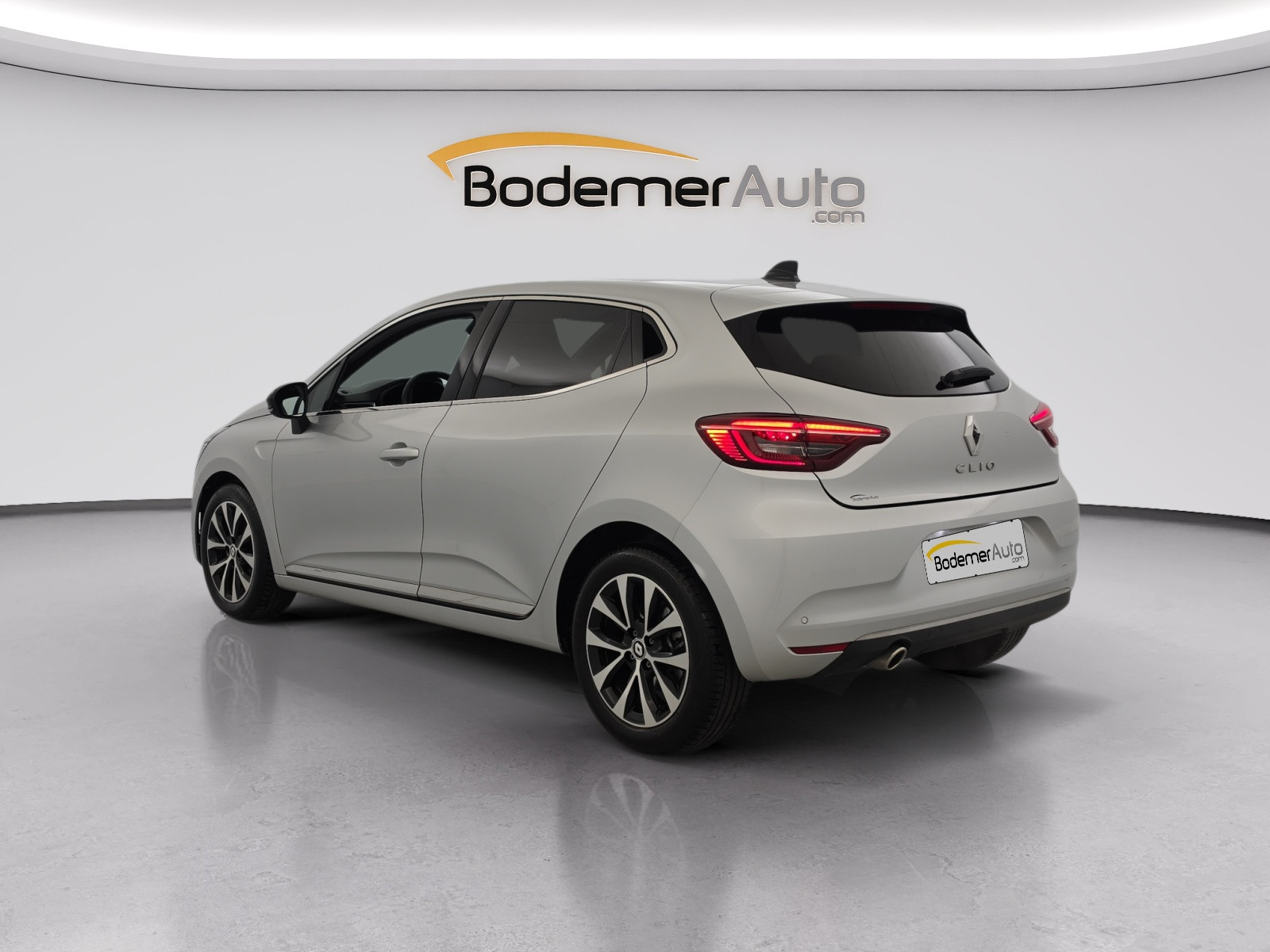 Vente en ligne Renault Clio 5 Clio TCe 90 au prix de 15 490 €