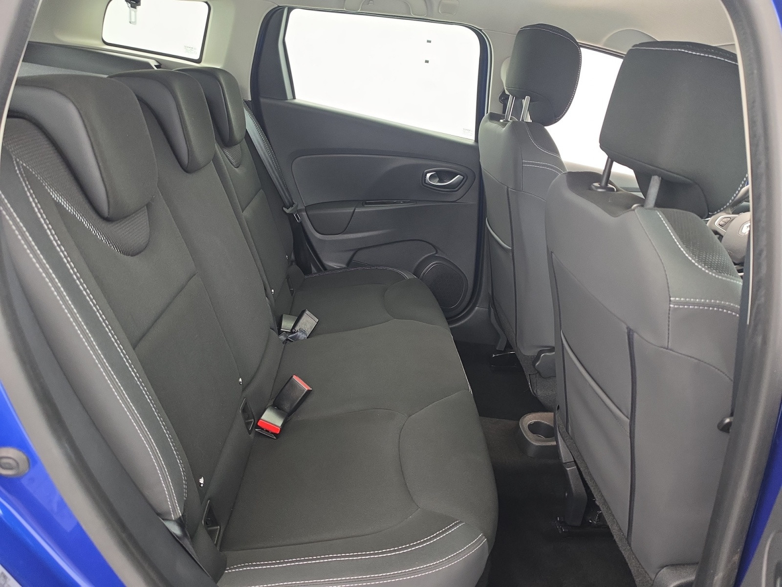 Vente en ligne Renault Clio 4 Estate Clio Estate dCi 90 Energy eco2 82g au prix de 9 890 €