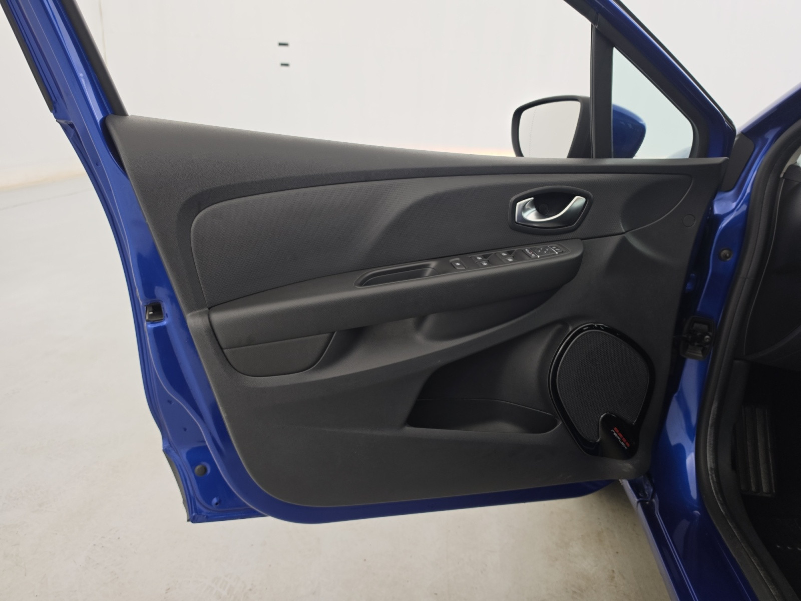 Vente en ligne Renault Clio 4 Estate Clio Estate dCi 90 Energy eco2 82g au prix de 9 890 €