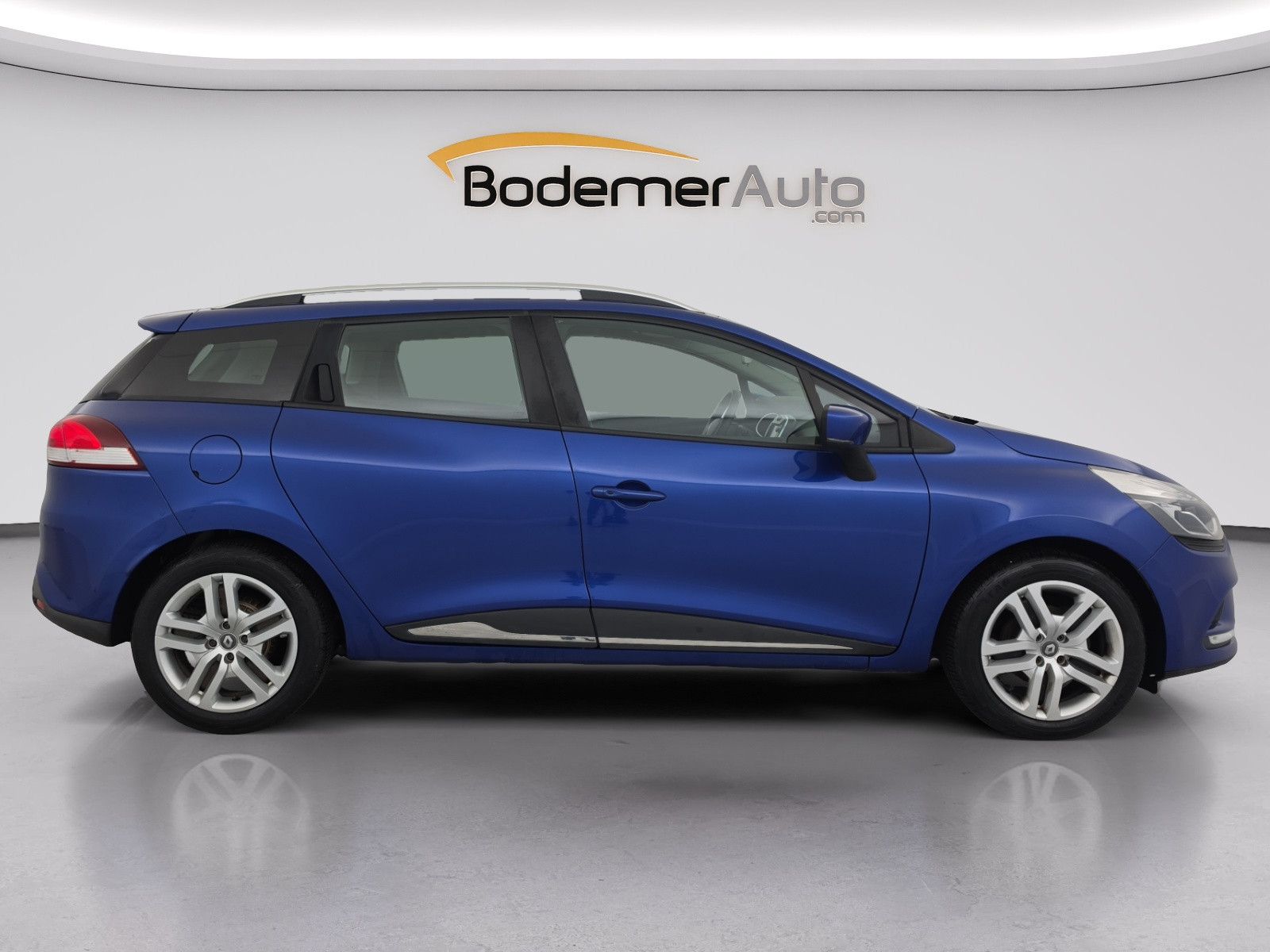 Vente en ligne Renault Clio 4 Estate Clio Estate dCi 90 Energy eco2 82g au prix de 9 890 €
