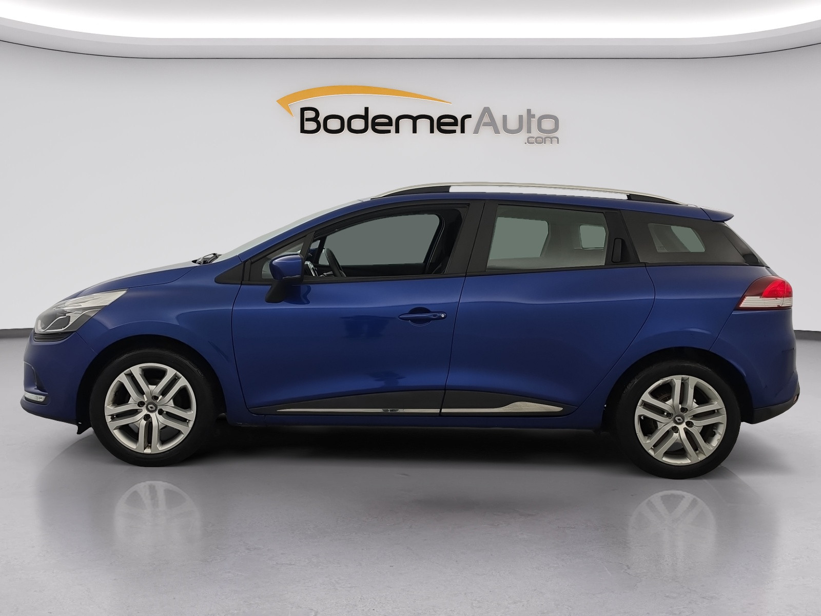 Vente en ligne Renault Clio 4 Estate Clio Estate dCi 90 Energy eco2 82g au prix de 9 890 €