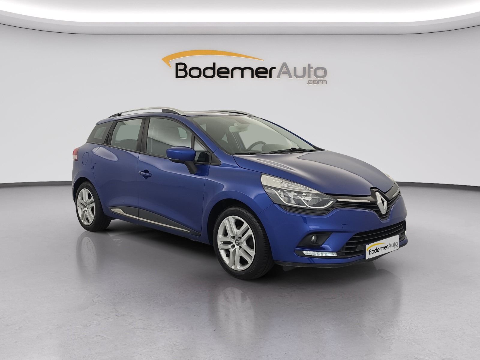 Vente en ligne Renault Clio 4 Estate Clio Estate dCi 90 Energy eco2 82g au prix de 9 890 €