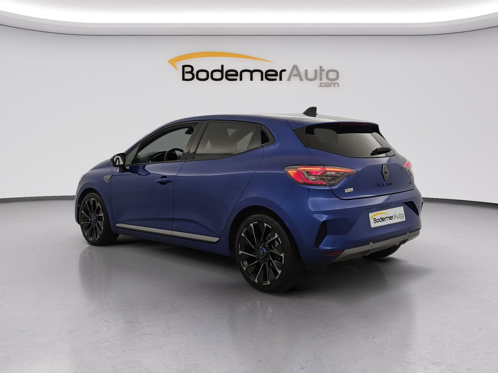 Vente en ligne Renault Clio 5 Clio E-Tech full hybrid 145 au prix de 19 490 €