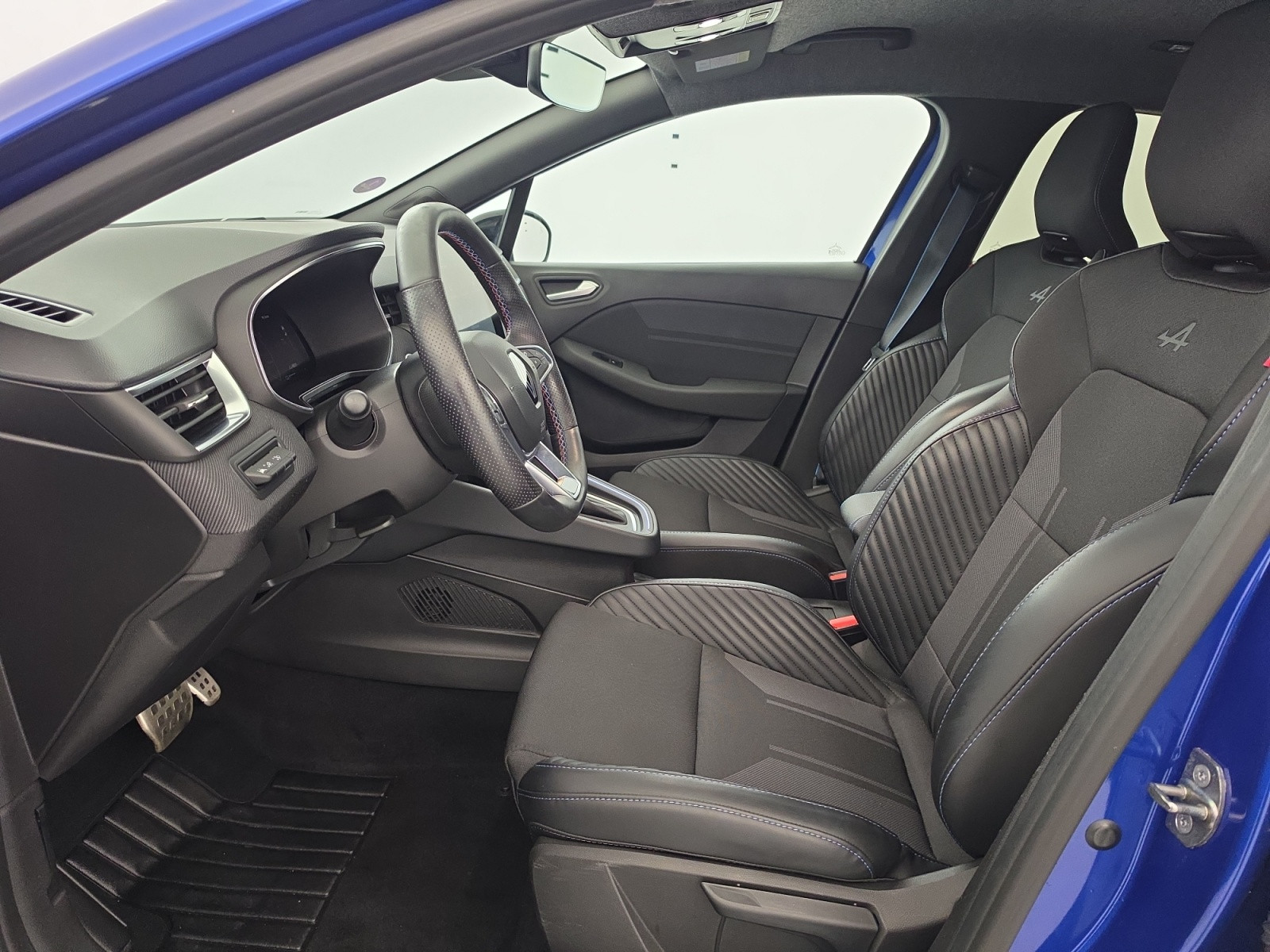 Vente en ligne Renault Clio 5 Clio E-Tech full hybrid 145 au prix de 19 490 €