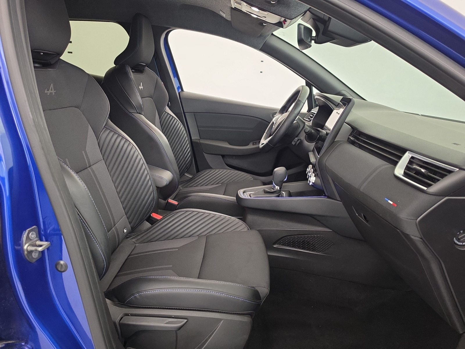 Vente en ligne Renault Clio 5 Clio E-Tech full hybrid 145 au prix de 19 490 €