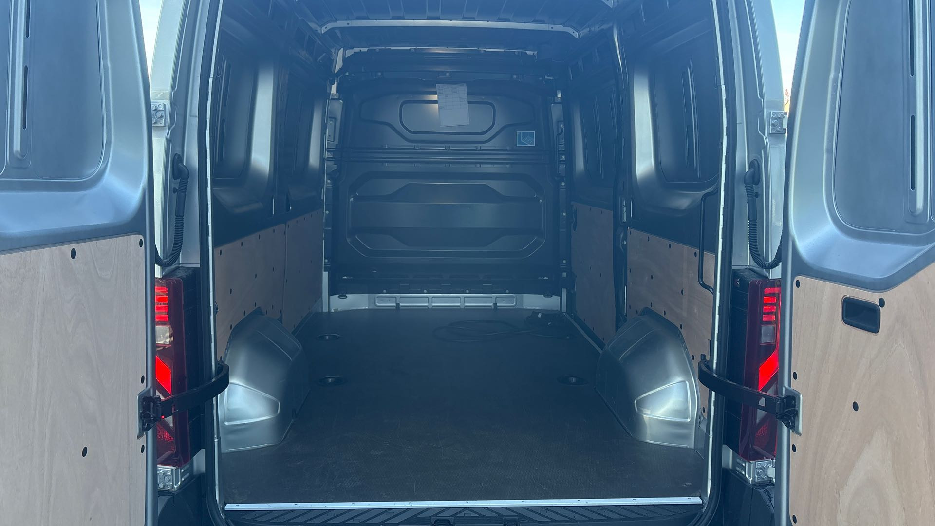 Vente en ligne Renault Master E-Tech MASTER ELECTRIQUE FG GRANDE AUTONOMIE L2H2 3T5 au prix de 56 990 €