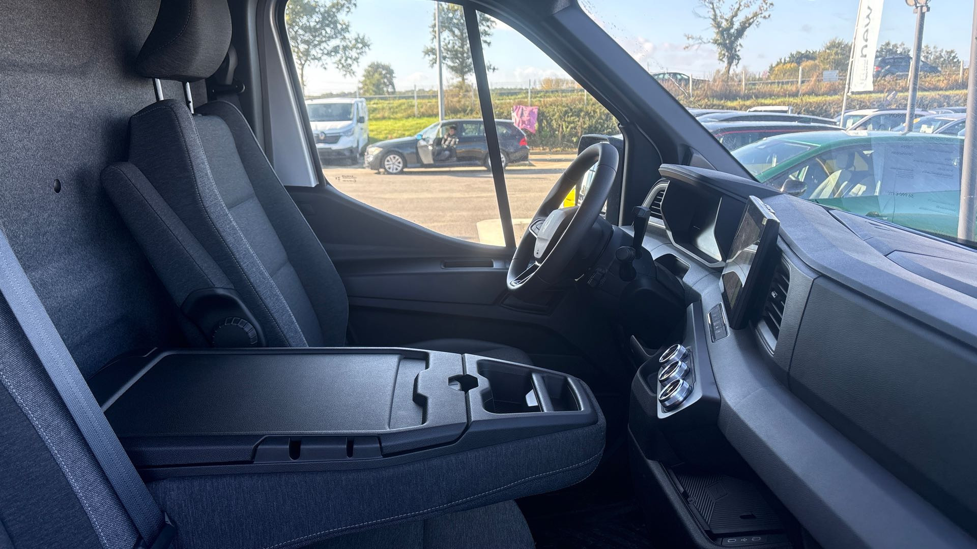 Vente en ligne Renault Master E-Tech MASTER ELECTRIQUE FG GRANDE AUTONOMIE L2H2 3T5 au prix de 56 990 €