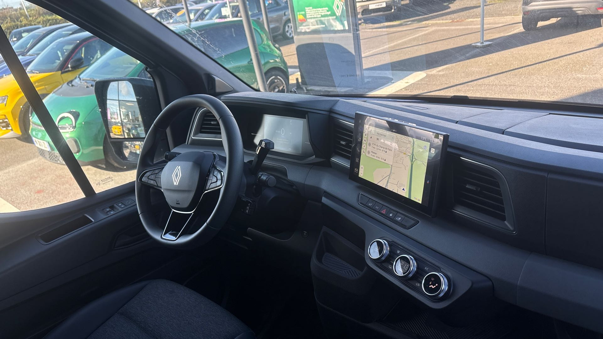Vente en ligne Renault Master E-Tech MASTER ELECTRIQUE FG GRANDE AUTONOMIE L2H2 3T5 au prix de 56 990 €