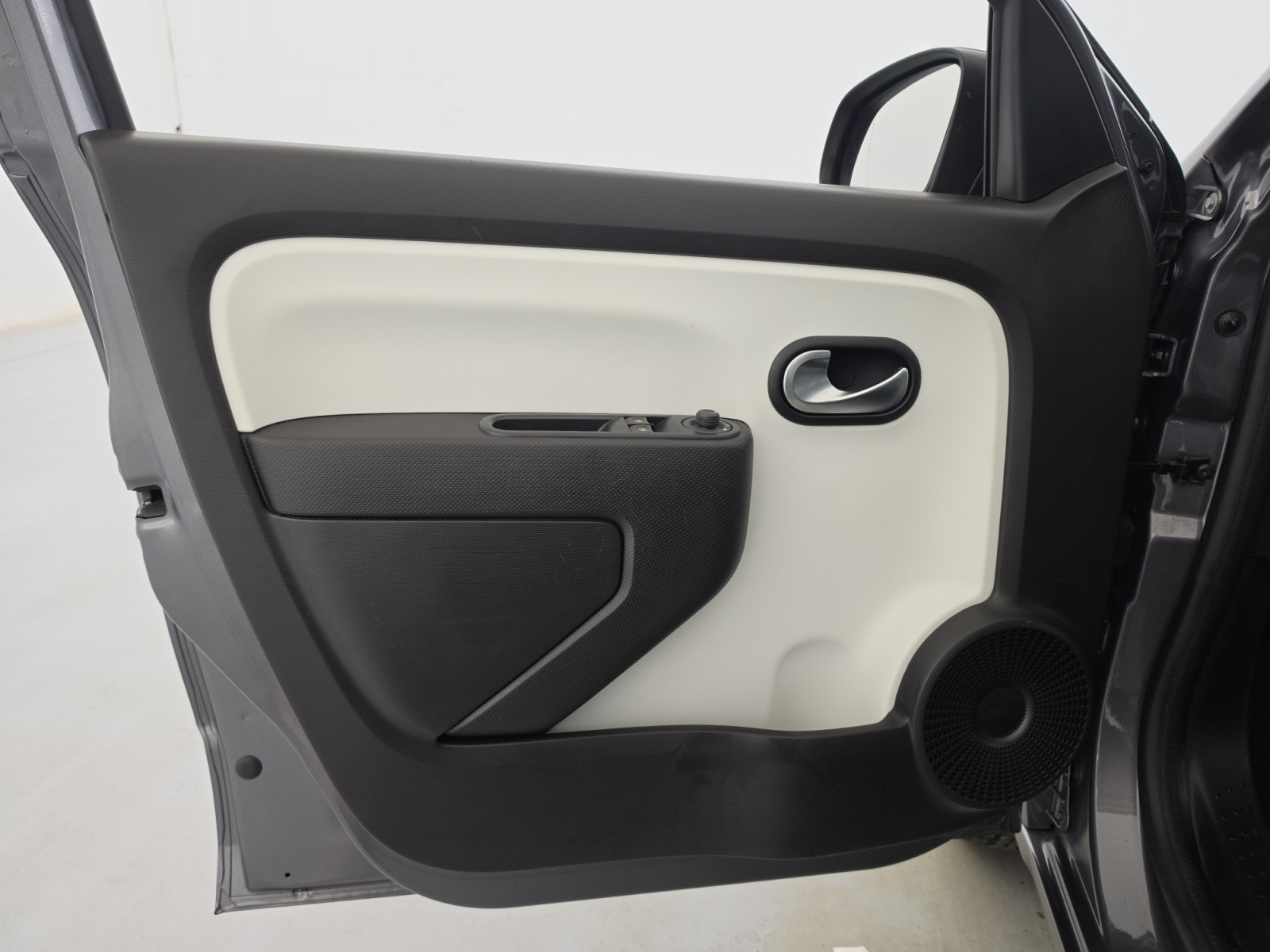 Vente en ligne Renault Twingo 3  SCe 65 - 21 au prix de 10 990 €