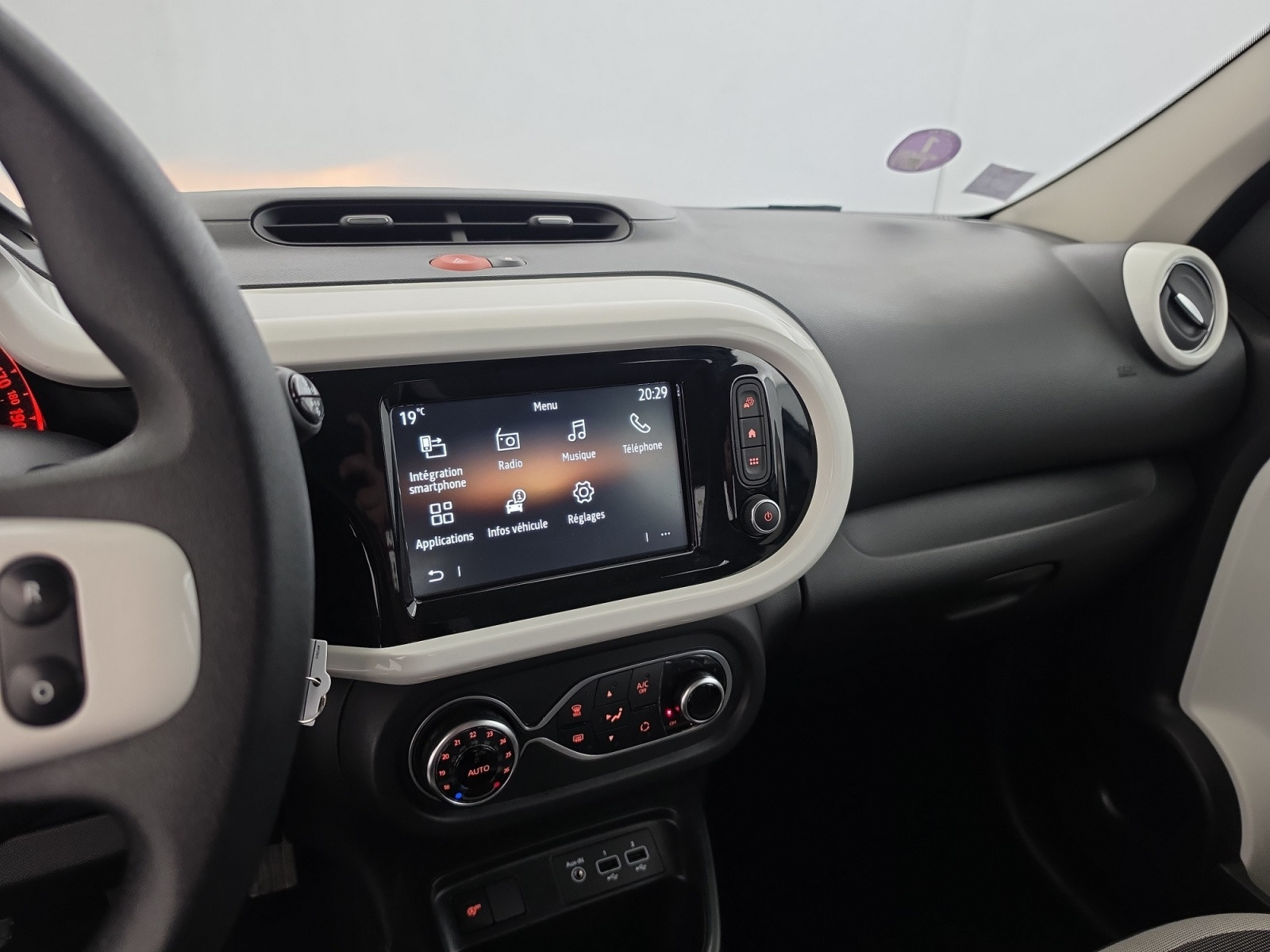 Vente en ligne Renault Twingo 3  SCe 65 - 21 au prix de 10 990 €