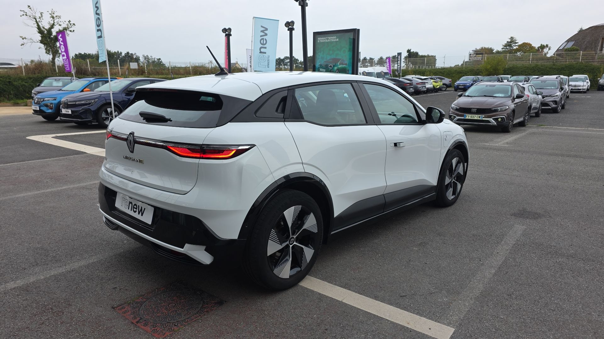 Vente en ligne Renault Megane E-Tech  EV40 130ch standard charge au prix de 18 990 €