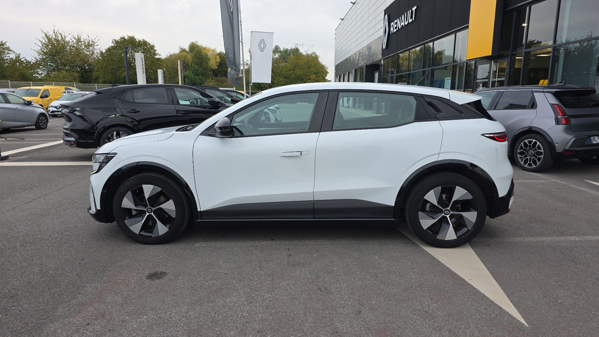 Vente en ligne Renault Megane E-Tech  EV40 130ch standard charge au prix de 18 990 €