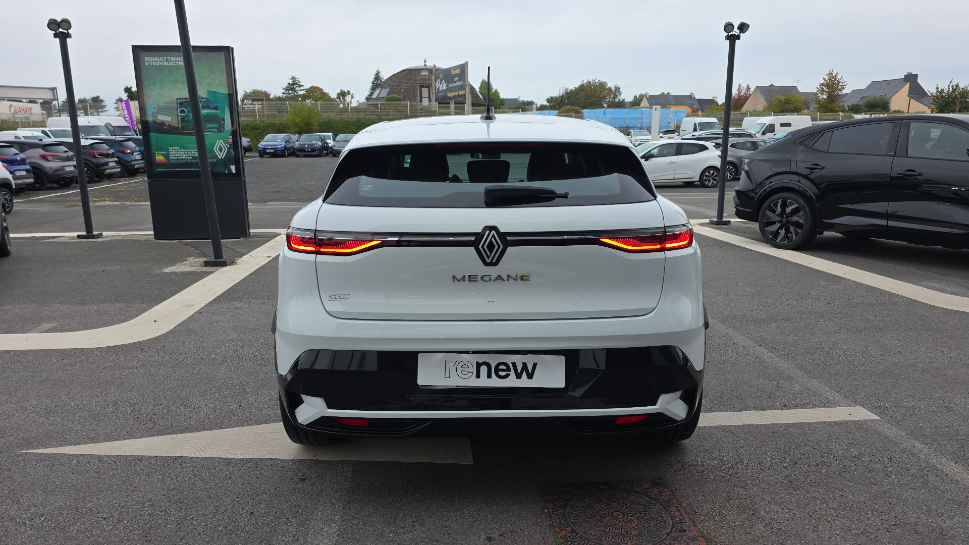 Vente en ligne Renault Megane E-Tech  EV40 130ch standard charge au prix de 18 990 €