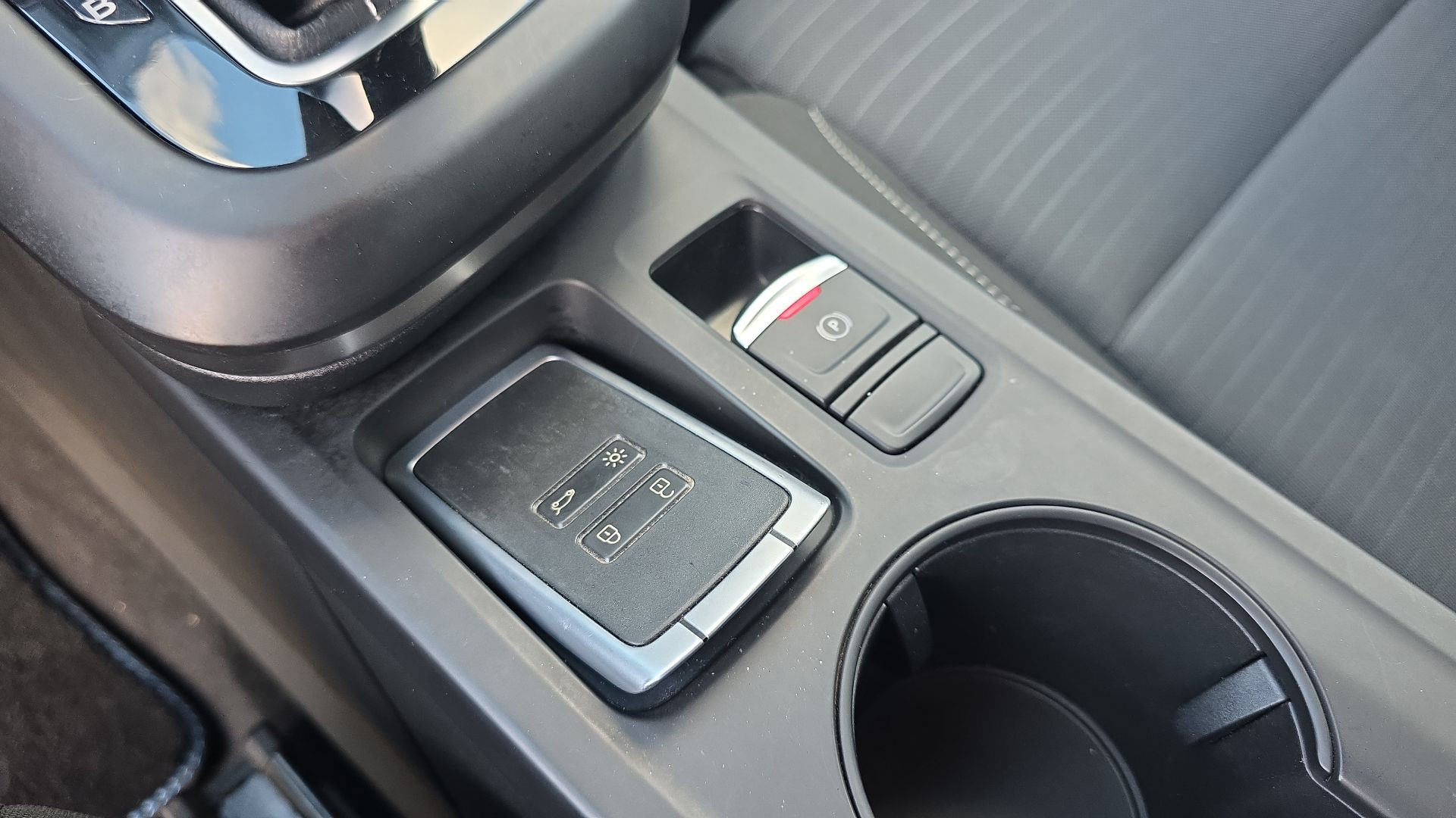 Vente en ligne Renault Arkana  E-Tech hybride 145 - 22 au prix de 19 990 €