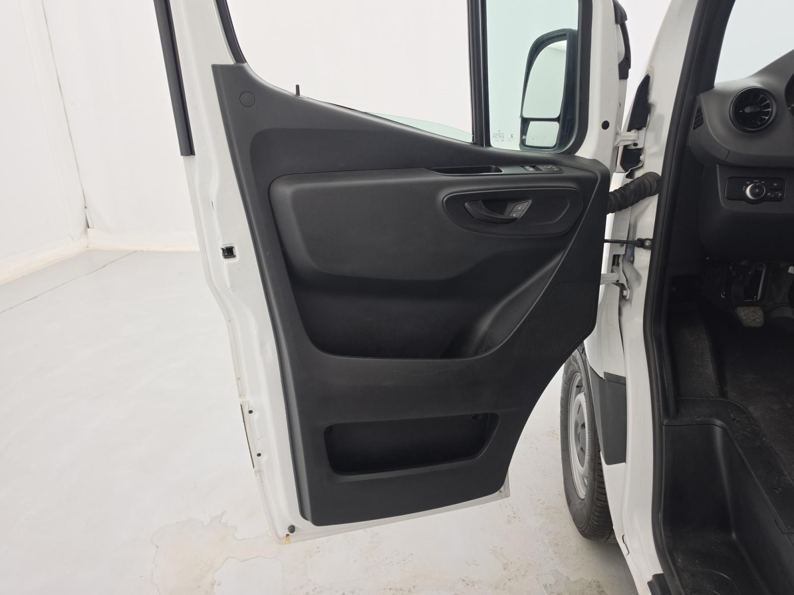 Vente en ligne Mercedes Sprinter Fourgon SPRINTER FGN 314 CDI 37 3.5T PROPULSION au prix de 26 990 €