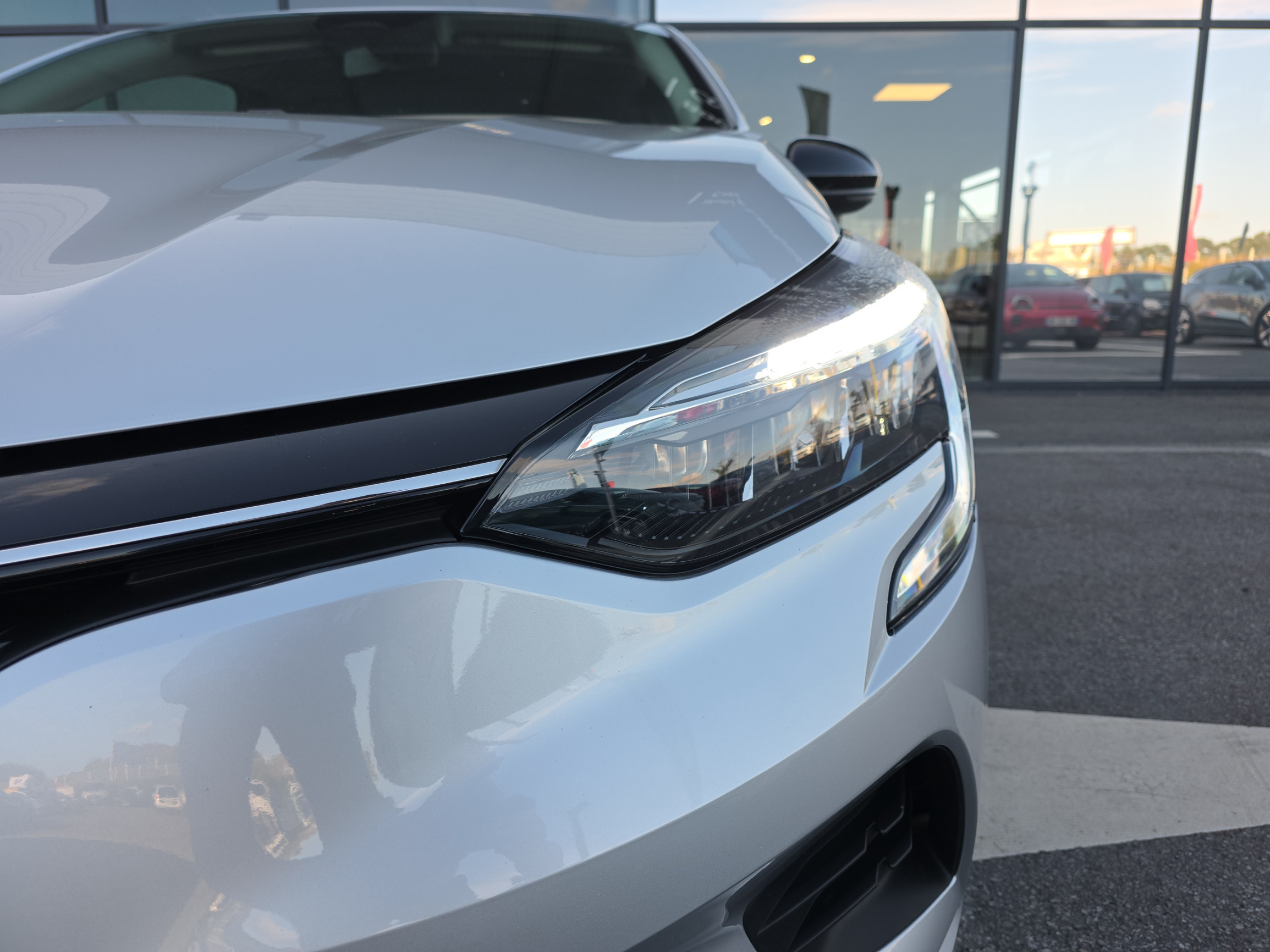 Vente en ligne Renault Clio 5 Clio TCe 90 au prix de 13 490 €