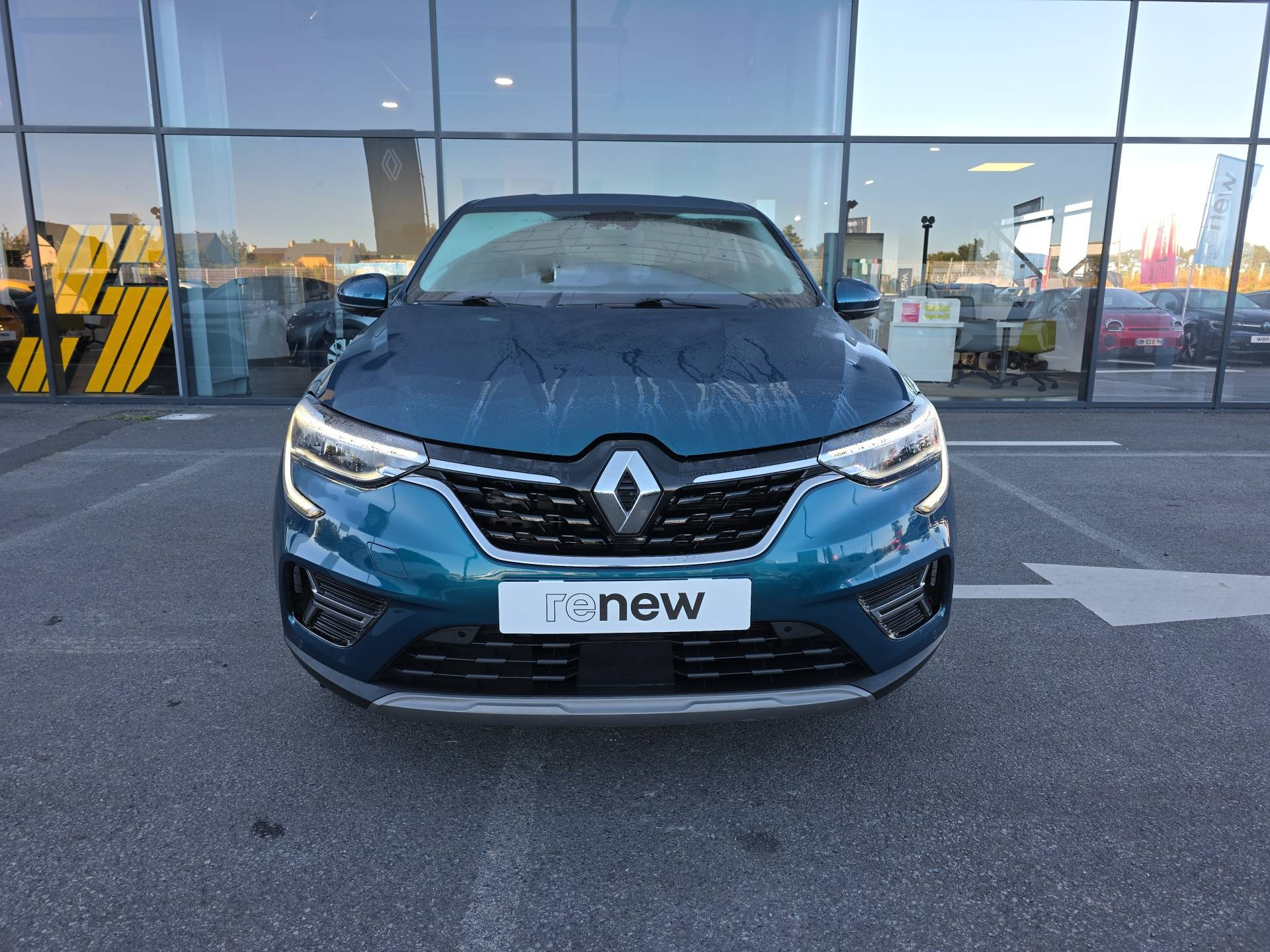 Vente en ligne Renault Arkana  E-Tech hybride 145 - 22 au prix de 18 990 €