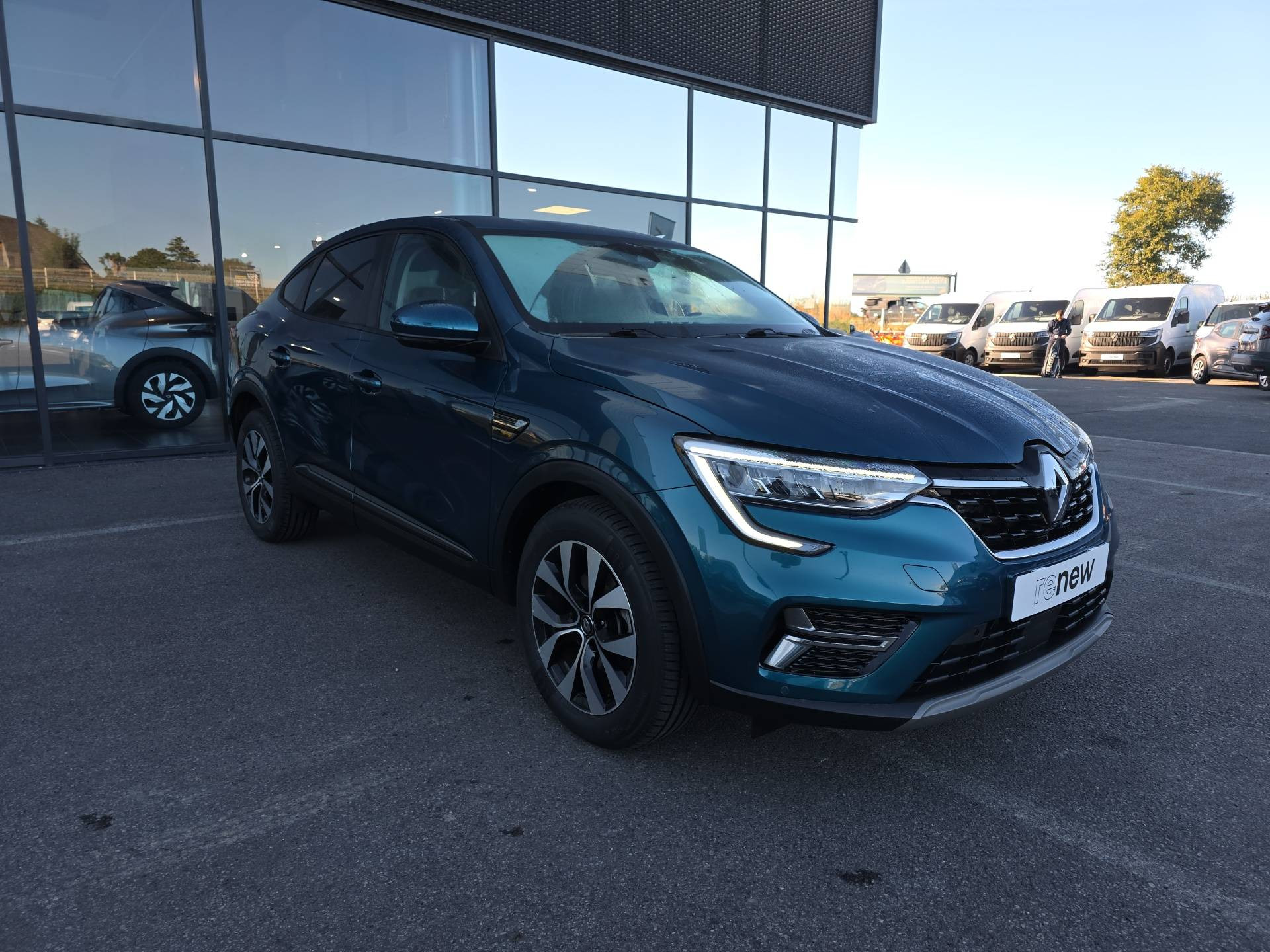 Vente en ligne Renault Arkana  E-Tech hybride 145 - 22 au prix de 18 990 €