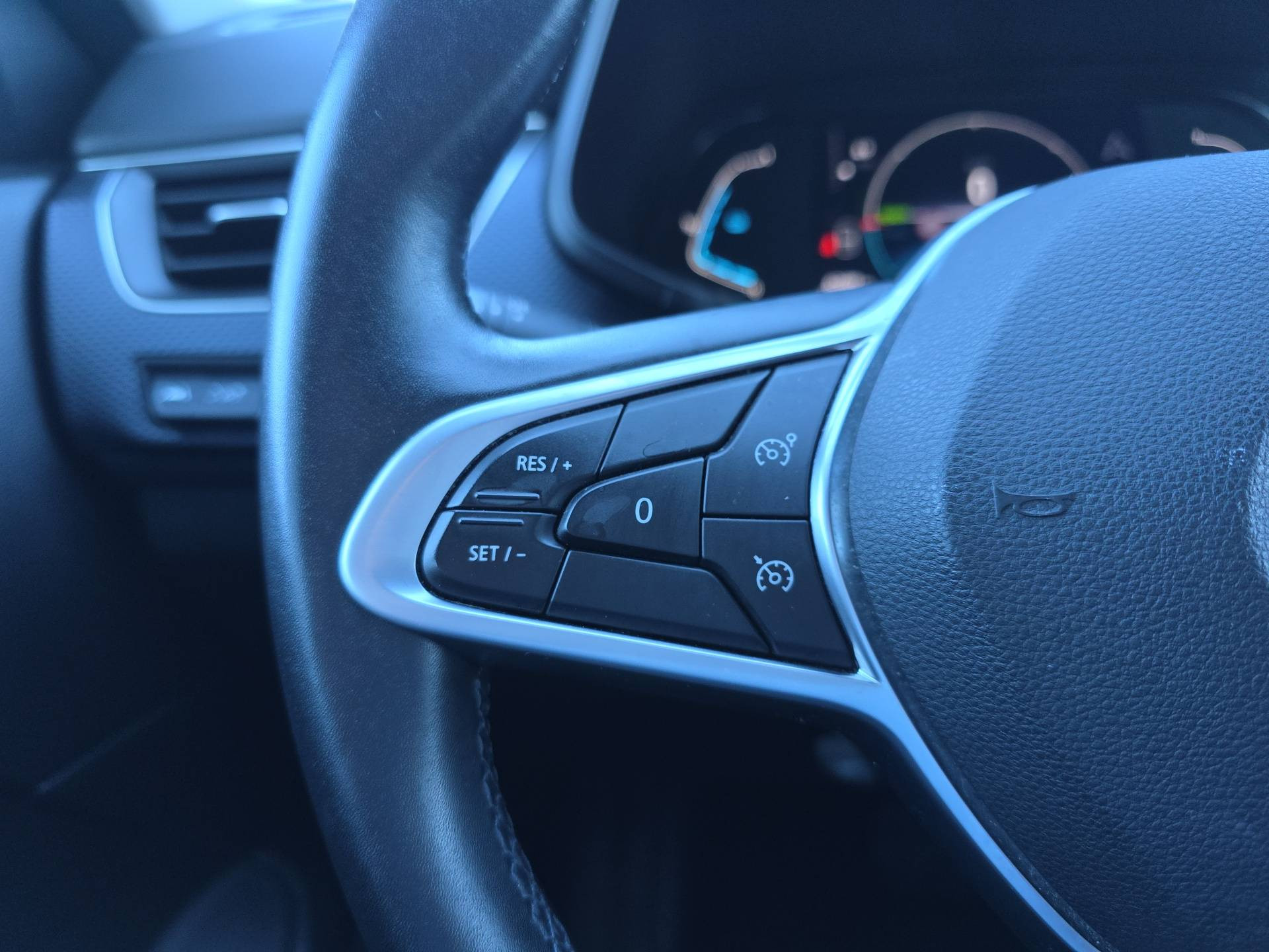 Vente en ligne Renault Arkana  E-Tech hybride 145 - 22 au prix de 18 990 €