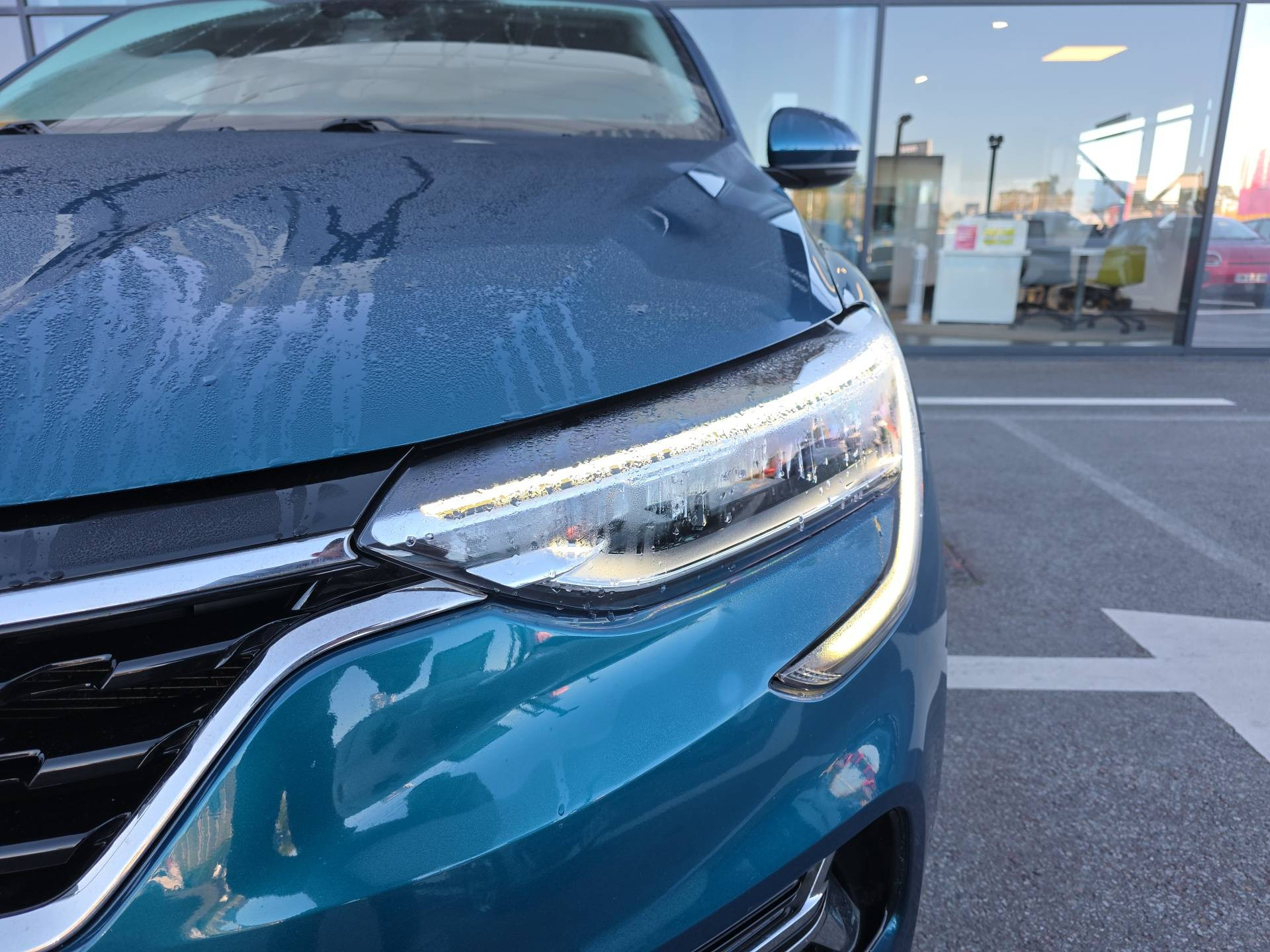 Vente en ligne Renault Arkana  E-Tech hybride 145 - 22 au prix de 18 990 €