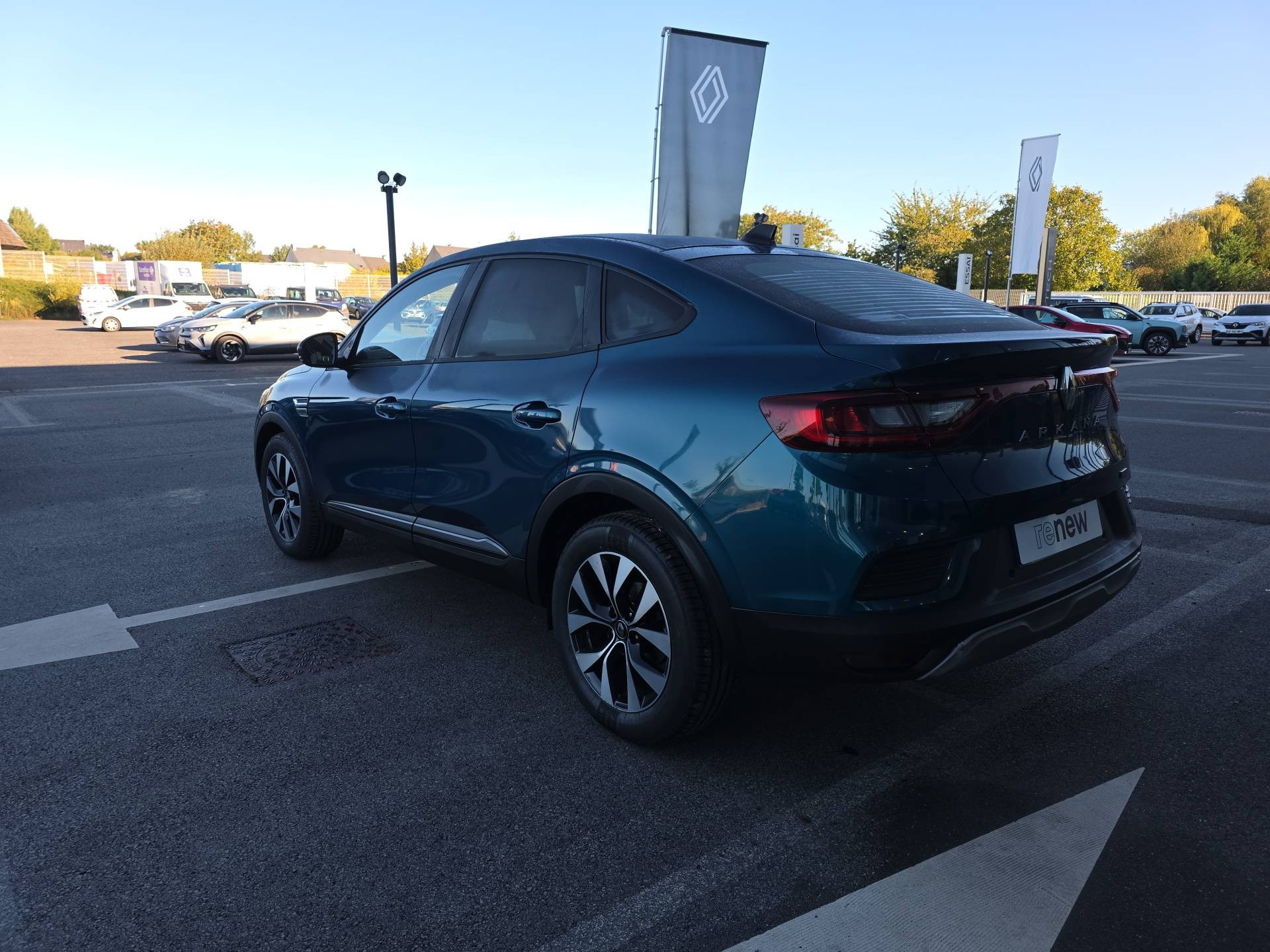Vente en ligne Renault Arkana  E-Tech hybride 145 - 22 au prix de 18 990 €