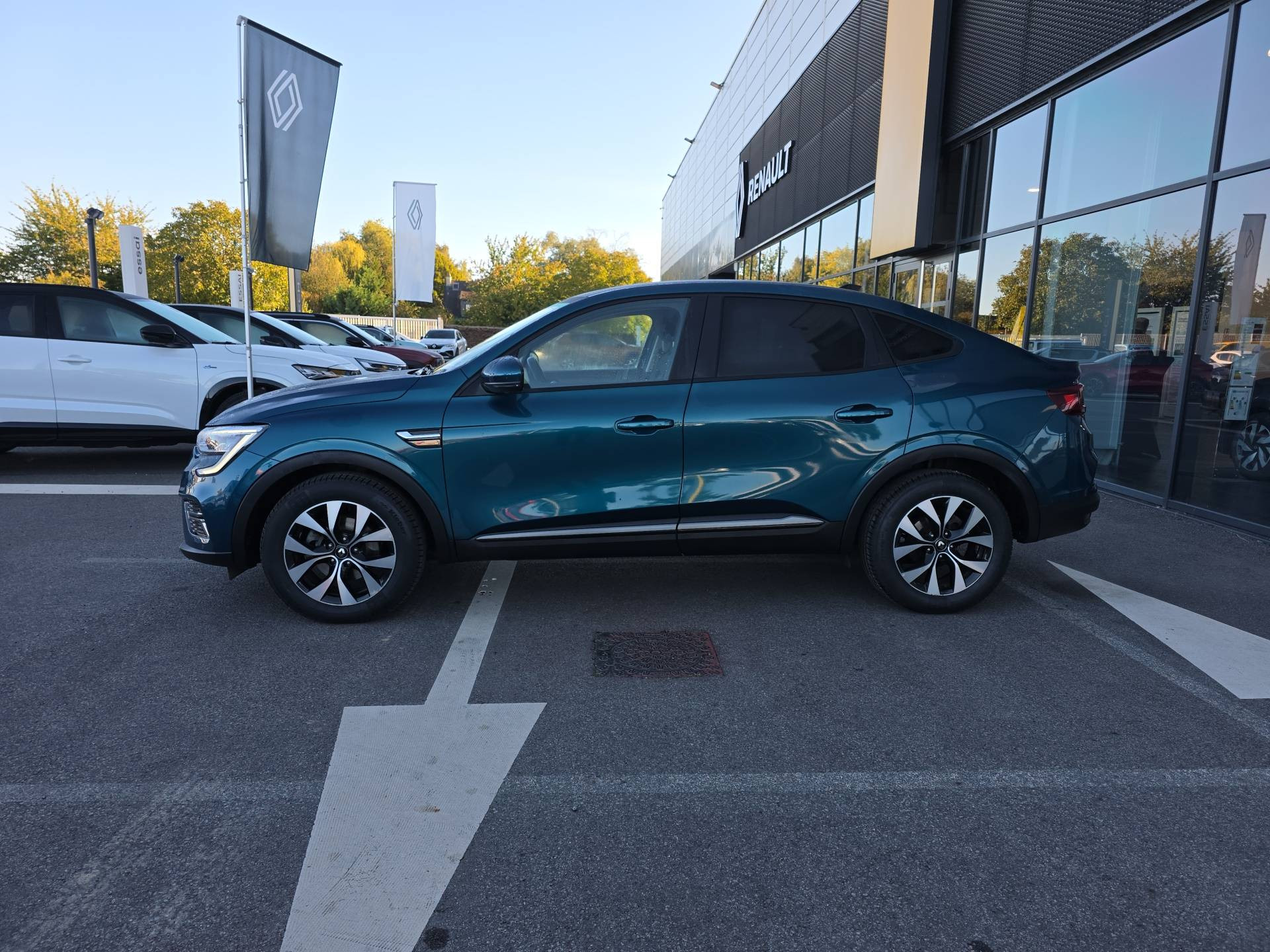 Vente en ligne Renault Arkana  E-Tech hybride 145 - 22 au prix de 18 990 €