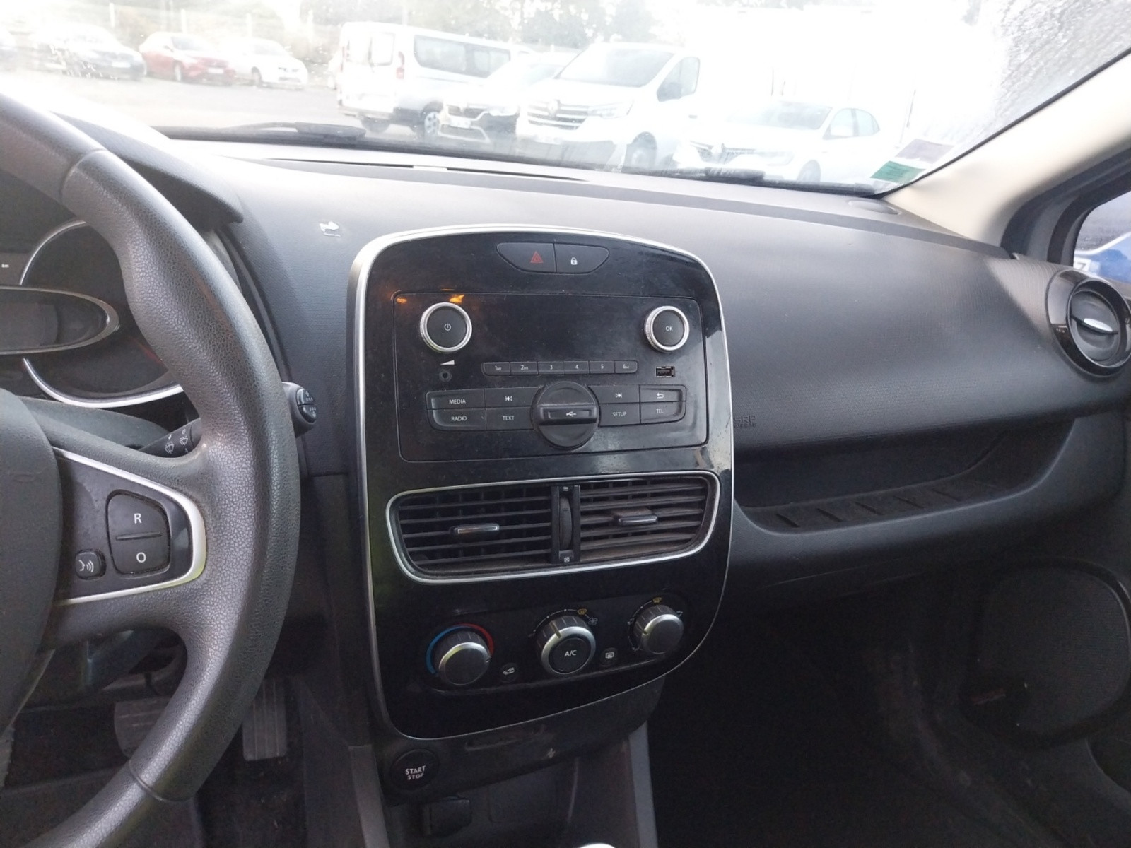 Vente en ligne Renault Clio 4 Clio TCe 75 E6C au prix de 10 590 €