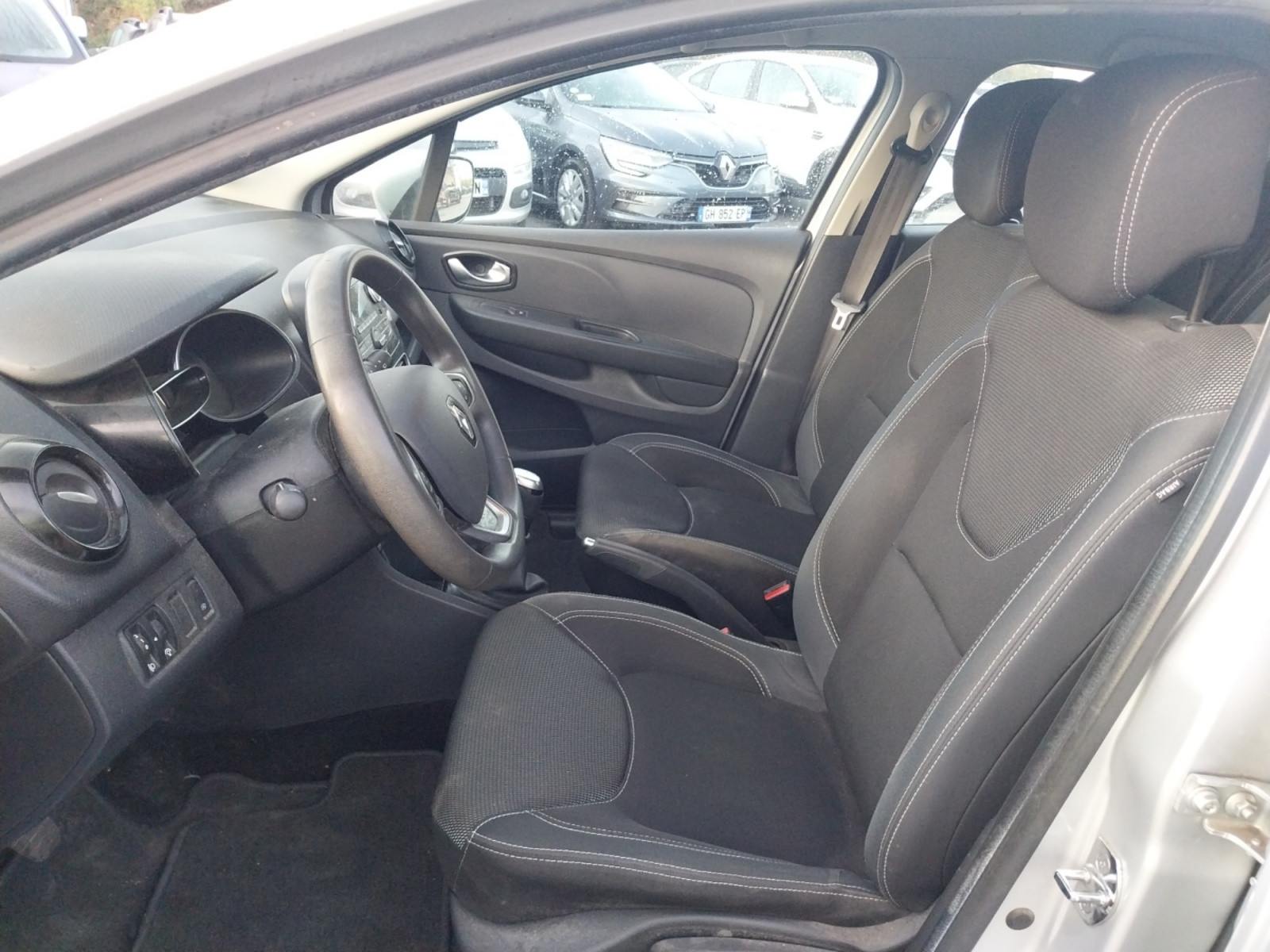 Vente en ligne Renault Clio 4 Clio TCe 75 E6C au prix de 10 590 €